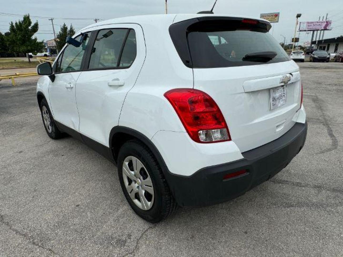 2015 WHITE Chevrolet Trax SPORT UTILITY 4-DR (KL7CJKSB6FB) with an 1.4L L4 DOHC 16V engine, 6-Speed Automatic transmission, located at 2715 W Pioneer Pkwy, Arlington, TX, 76013, (817) 265-9009, 32.710262, -97.153236 - Photo#8