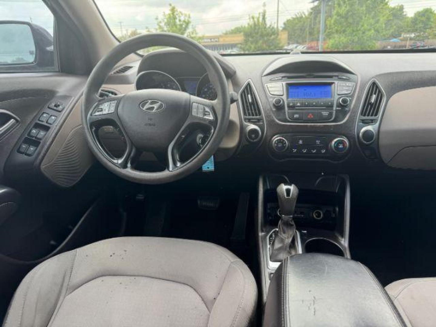 2015 BLACK Hyundai Tucson GLS FWD (KM8JT3AF4FU) with an 2.0L L4 DOHC 16V engine, 6-Speed Automatic transmission, located at 2715 W Pioneer Pkwy, Arlington, TX, 76013, (817) 265-9009, 32.710262, -97.153236 - Photo#12