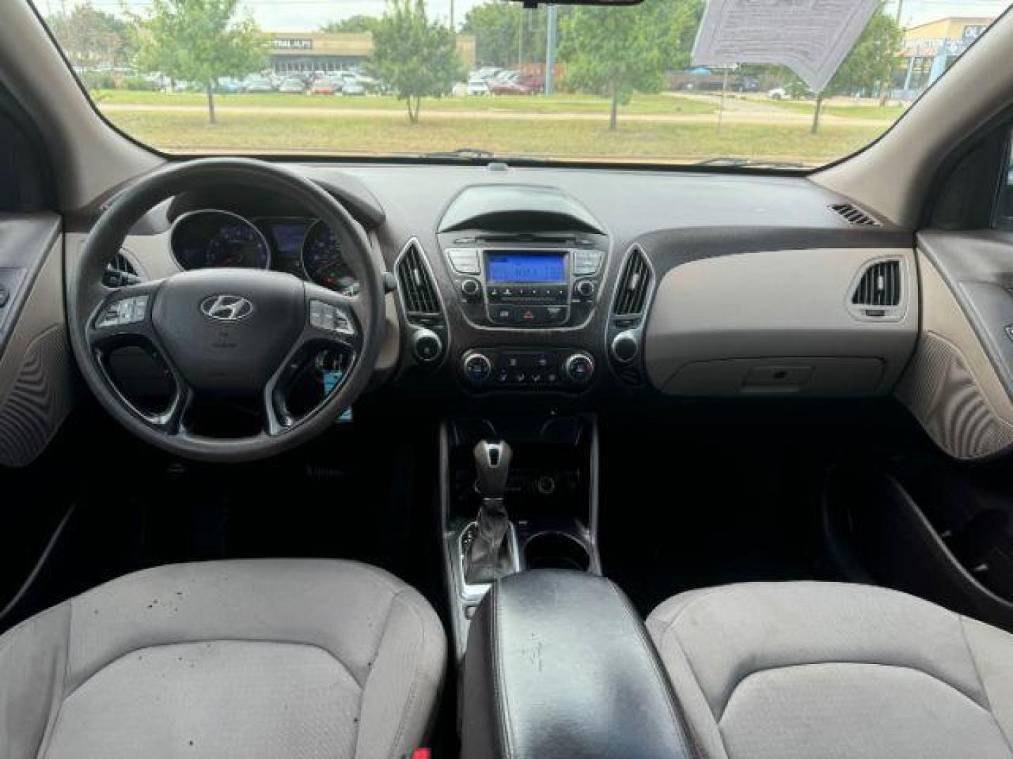 2015 BLACK Hyundai Tucson GLS FWD (KM8JT3AF4FU) with an 2.0L L4 DOHC 16V engine, 6-Speed Automatic transmission, located at 2715 W Pioneer Pkwy, Arlington, TX, 76013, (817) 265-9009, 32.710262, -97.153236 - Photo#11