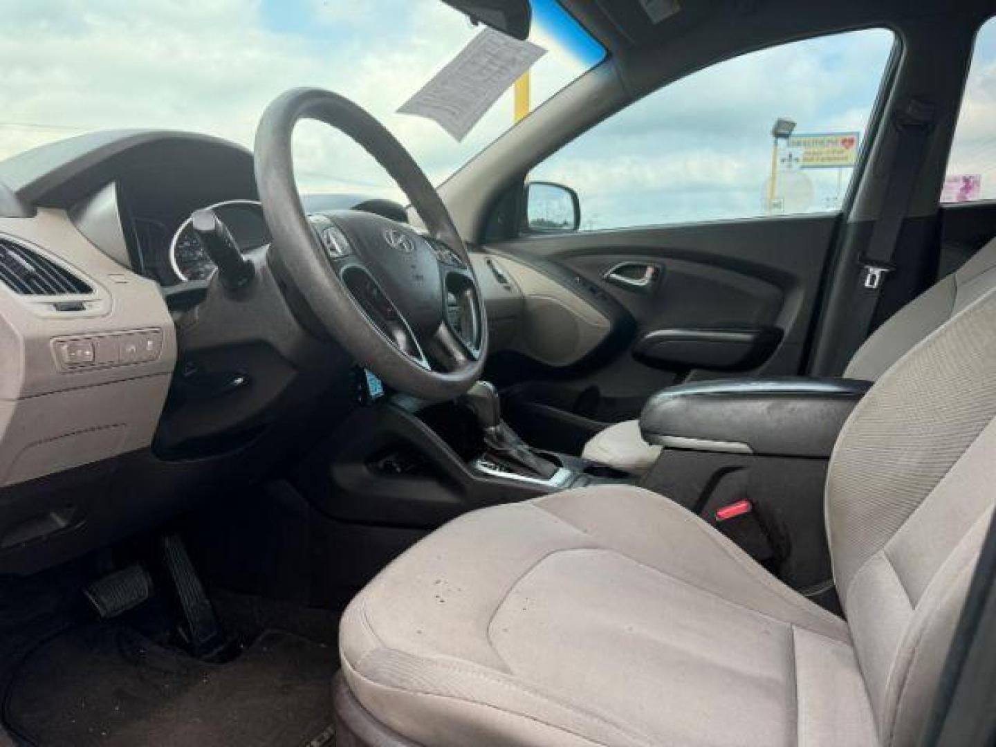 2015 BLACK Hyundai Tucson GLS FWD (KM8JT3AF4FU) with an 2.0L L4 DOHC 16V engine, 6-Speed Automatic transmission, located at 2715 W Pioneer Pkwy, Arlington, TX, 76013, (817) 265-9009, 32.710262, -97.153236 - Photo#14
