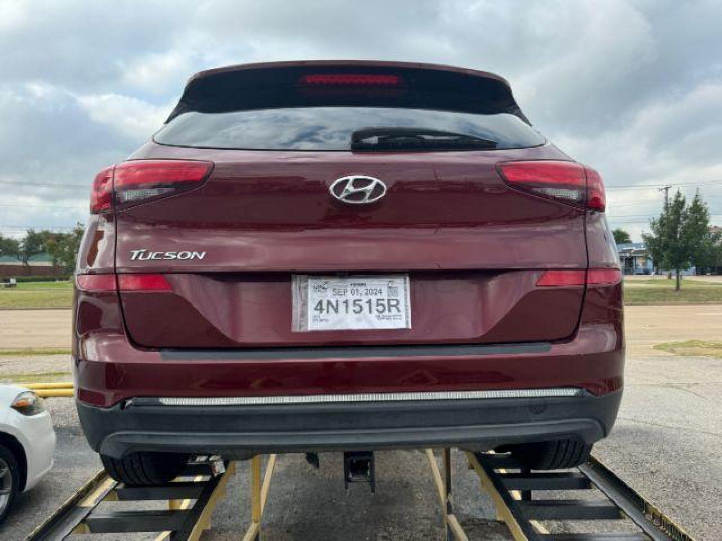 2019 MAROON Hyundai Tucson Value (KM8J33A40KU) with an 2.0L L4 DOHC 16V engine, 6-Speed Automatic transmission, located at 2715 W Pioneer Pkwy, Arlington, TX, 76013, (817) 265-9009, 32.710262, -97.153236 - Photo#7