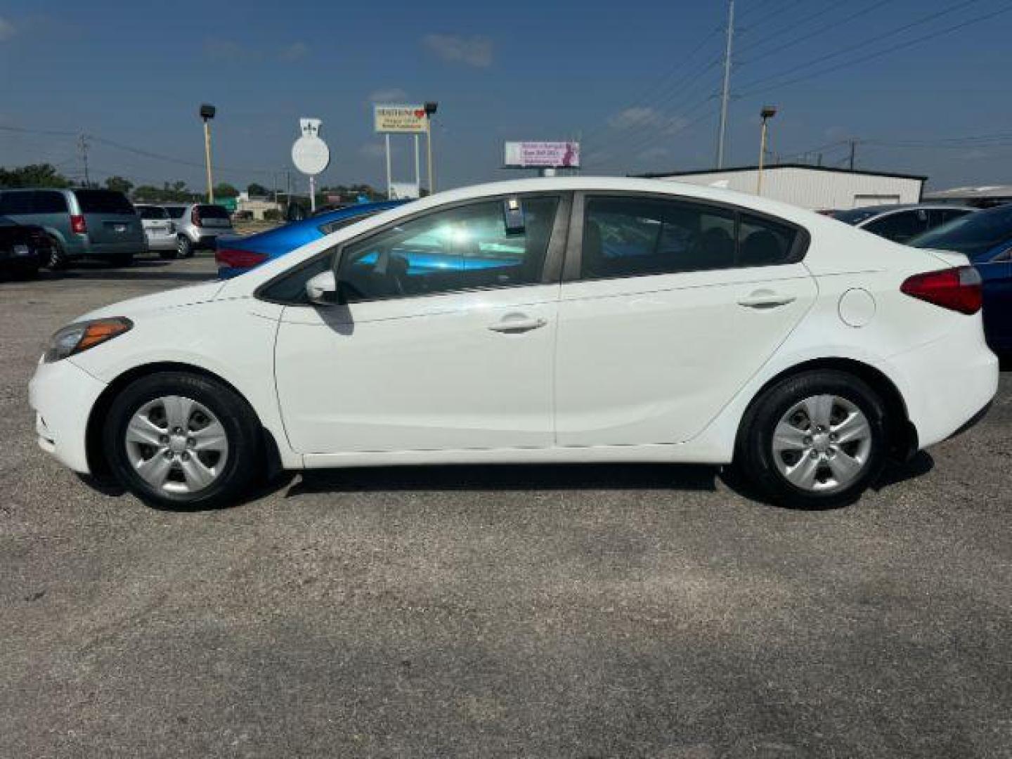 2016 WHITE Kia Forte LX w/Popular Package (KNAFK4A67G5) with an 1.8L L4 DOHC 16V engine, located at 2715 W Pioneer Pkwy, Arlington, TX, 76013, (817) 265-9009, 32.710262, -97.153236 - Photo#2