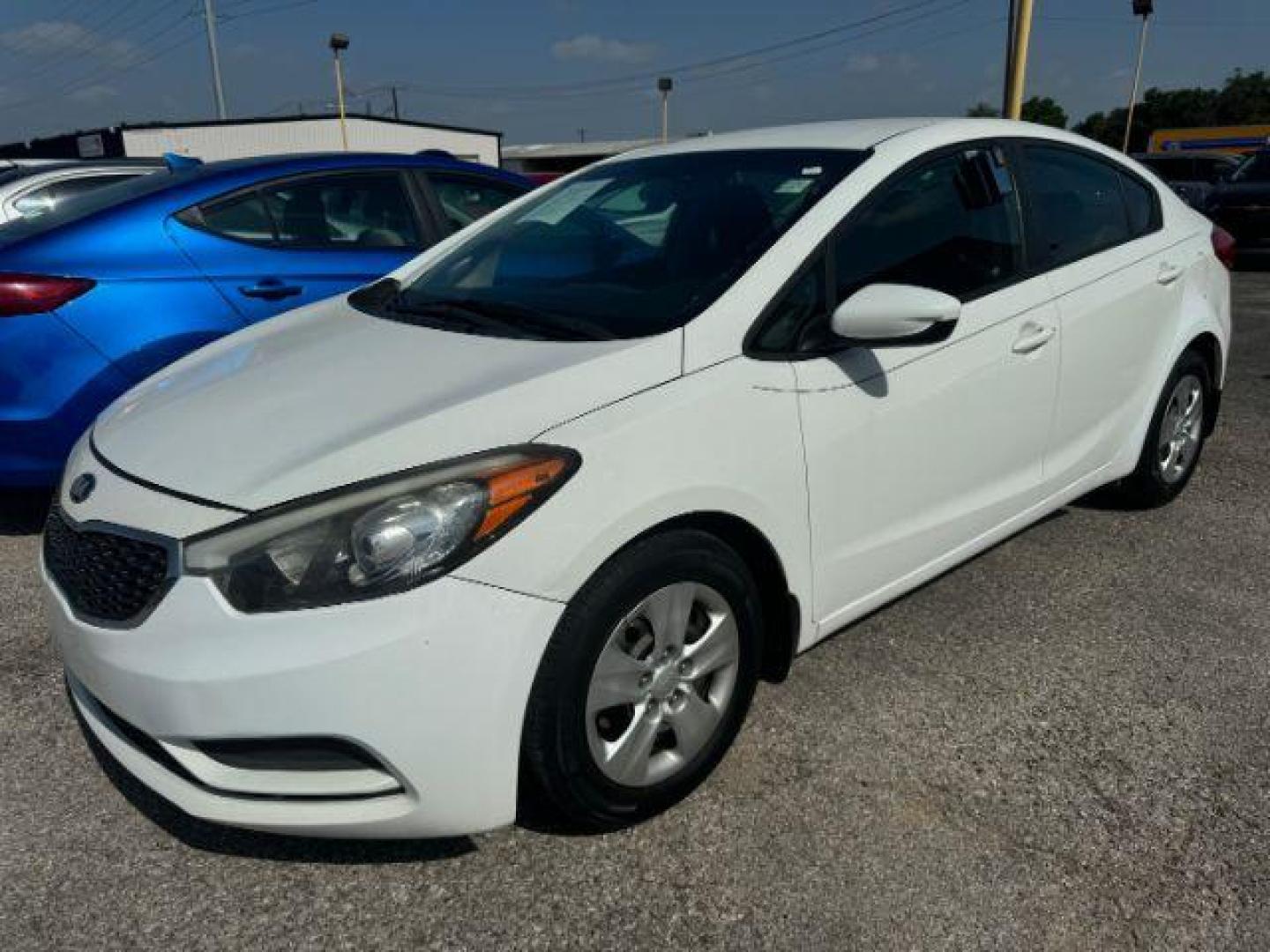 2016 WHITE Kia Forte LX w/Popular Package (KNAFK4A67G5) with an 1.8L L4 DOHC 16V engine, located at 2715 W Pioneer Pkwy, Arlington, TX, 76013, (817) 265-9009, 32.710262, -97.153236 - Photo#3