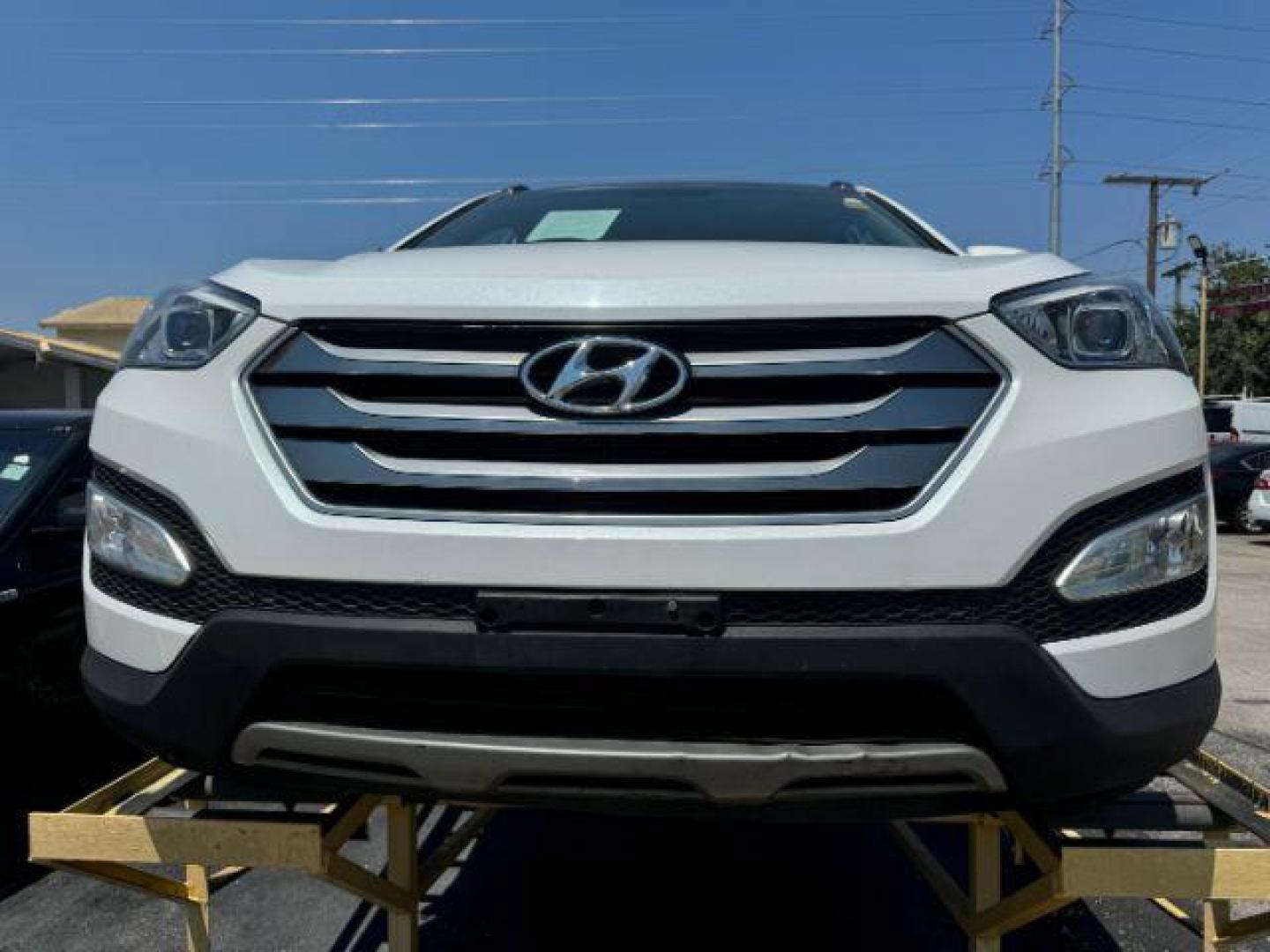 2015 WHITE Hyundai Santa Fe Sport 2.4 FWD (5XYZU3LB8FG) with an 2.4L L4 DOHC 16V engine, 6-Speed Automatic transmission, located at 2715 W Pioneer Pkwy, Arlington, TX, 76013, (817) 265-9009, 32.710262, -97.153236 - Photo#3