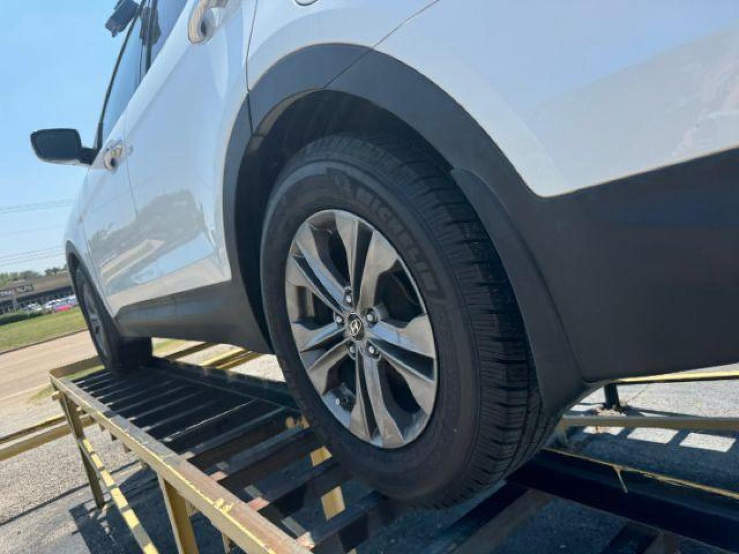 2015 WHITE Hyundai Santa Fe Sport 2.4 FWD (5XYZU3LB8FG) with an 2.4L L4 DOHC 16V engine, 6-Speed Automatic transmission, located at 2715 W Pioneer Pkwy, Arlington, TX, 76013, (817) 265-9009, 32.710262, -97.153236 - Photo#8