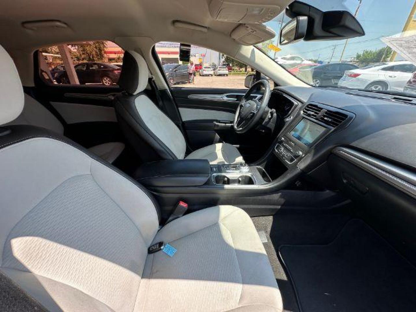 2020 Blue Ford Fusion SE (3FA6P0HD9LR) with an 1.5L L4 DOHC 16V engine, 6-Speed Automatic transmission, located at 2715 W Pioneer Pkwy, Arlington, TX, 76013, (817) 265-9009, 32.710262, -97.153236 - Photo#11