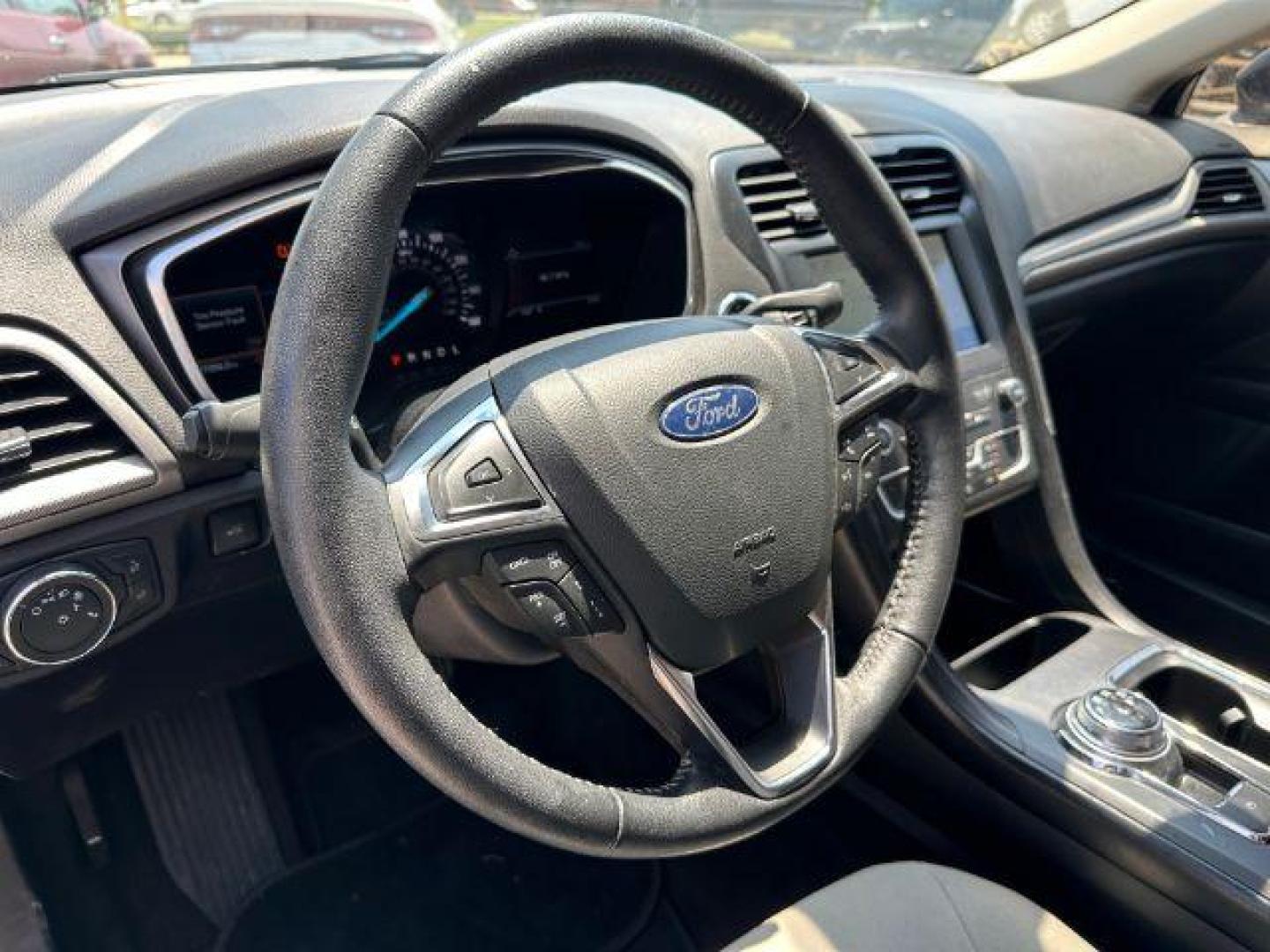 2020 Blue Ford Fusion SE (3FA6P0HD9LR) with an 1.5L L4 DOHC 16V engine, 6-Speed Automatic transmission, located at 2715 W Pioneer Pkwy, Arlington, TX, 76013, (817) 265-9009, 32.710262, -97.153236 - Photo#15