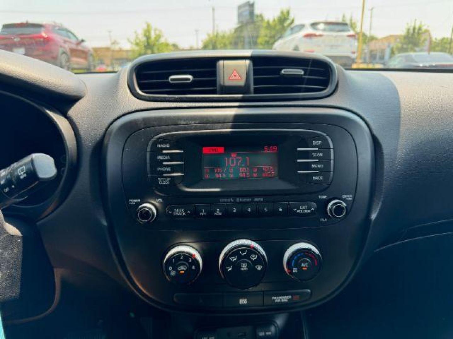2015 GRAY Kia Soul + (KNDJP3A59F7) with an 2.0L L4 DOHC 16V engine, 6-Speed Automatic transmission, located at 2715 W Pioneer Pkwy, Arlington, TX, 76013, (817) 265-9009, 32.710262, -97.153236 - Photo#16