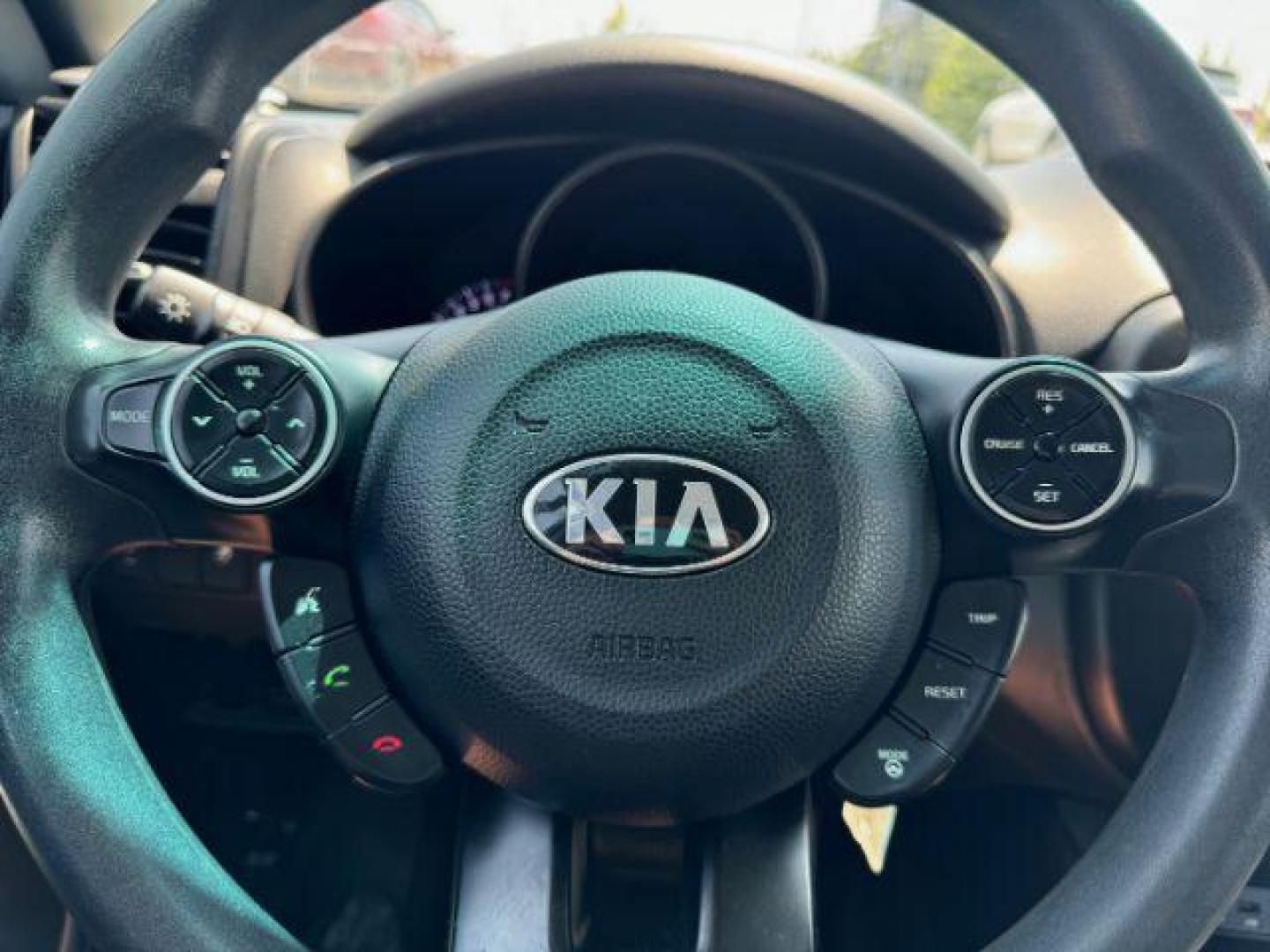 2015 GRAY Kia Soul + (KNDJP3A59F7) with an 2.0L L4 DOHC 16V engine, 6-Speed Automatic transmission, located at 2715 W Pioneer Pkwy, Arlington, TX, 76013, (817) 265-9009, 32.710262, -97.153236 - Photo#17