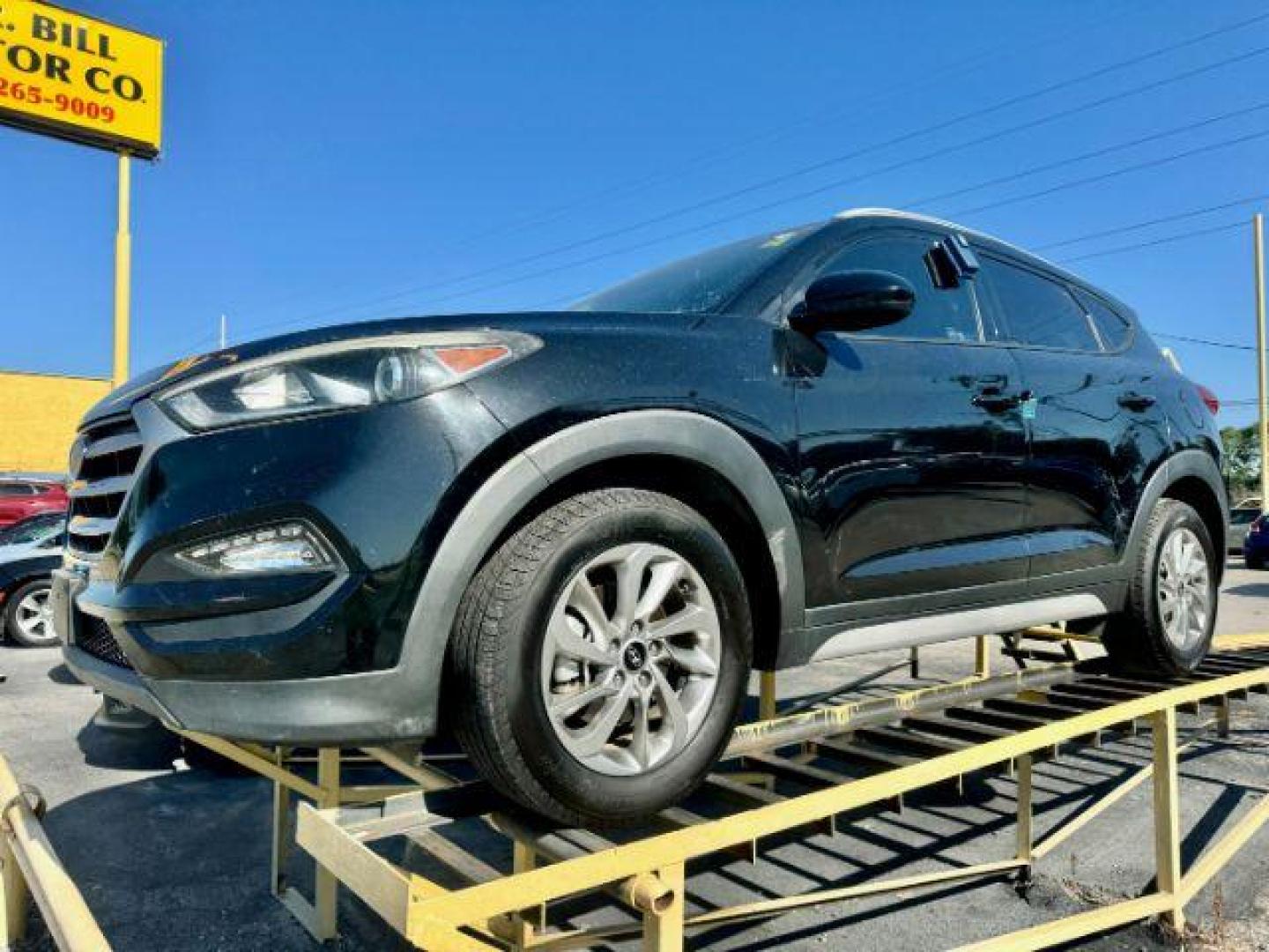 2017 BLACK Hyundai Tucson SE (KM8J33A40HU) with an 2.0L L4 DOHC 16V engine, 6-Speed Automatic transmission, located at 2715 W Pioneer Pkwy, Arlington, TX, 76013, (817) 265-9009, 32.710262, -97.153236 - Photo#2
