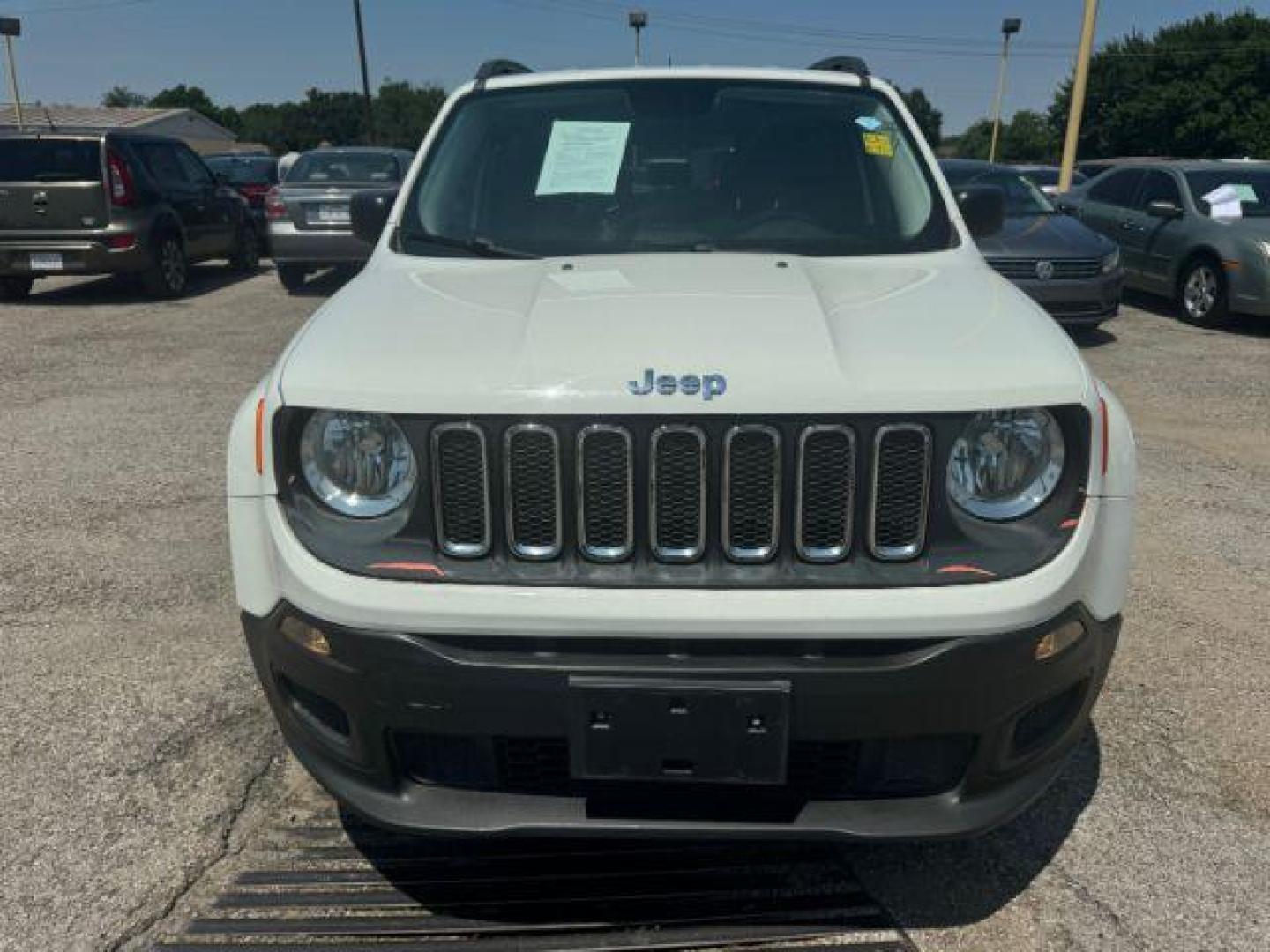 2016 WHITE Jeep Renegade Sport FWD (ZACCJAATXGP) with an 2.4L L4 DOHC 16V engine, 6-Speed Manual transmission, located at 2715 W Pioneer Pkwy, Arlington, TX, 76013, (817) 265-9009, 32.710262, -97.153236 - Photo#4