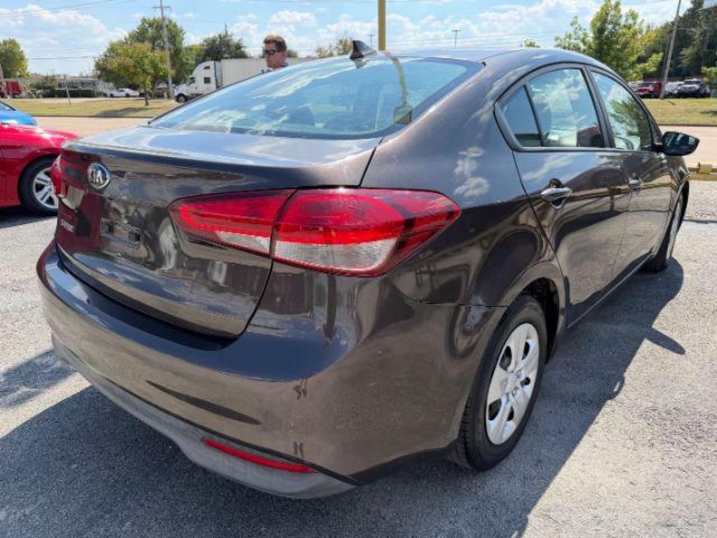 2017 BROWN Kia Forte LX 6A (3KPFL4A78HE) with an 2.0L L4 DOHC 16V engine, 6-Speed Automatic transmission, located at 2715 W Pioneer Pkwy, Arlington, TX, 76013, (817) 265-9009, 32.710262, -97.153236 - Photo#5