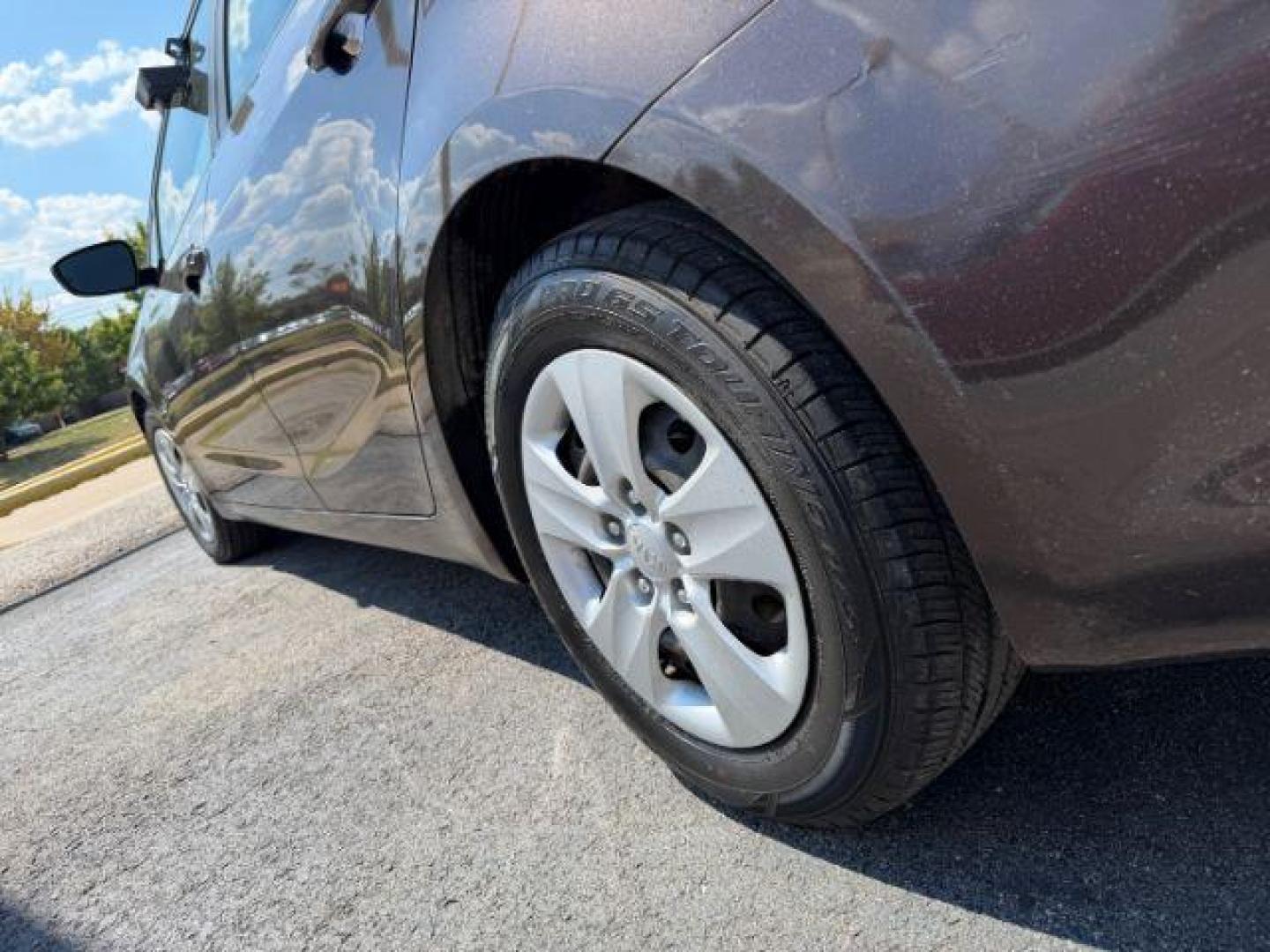 2017 BROWN Kia Forte LX 6A (3KPFL4A78HE) with an 2.0L L4 DOHC 16V engine, 6-Speed Automatic transmission, located at 2715 W Pioneer Pkwy, Arlington, TX, 76013, (817) 265-9009, 32.710262, -97.153236 - Photo#8