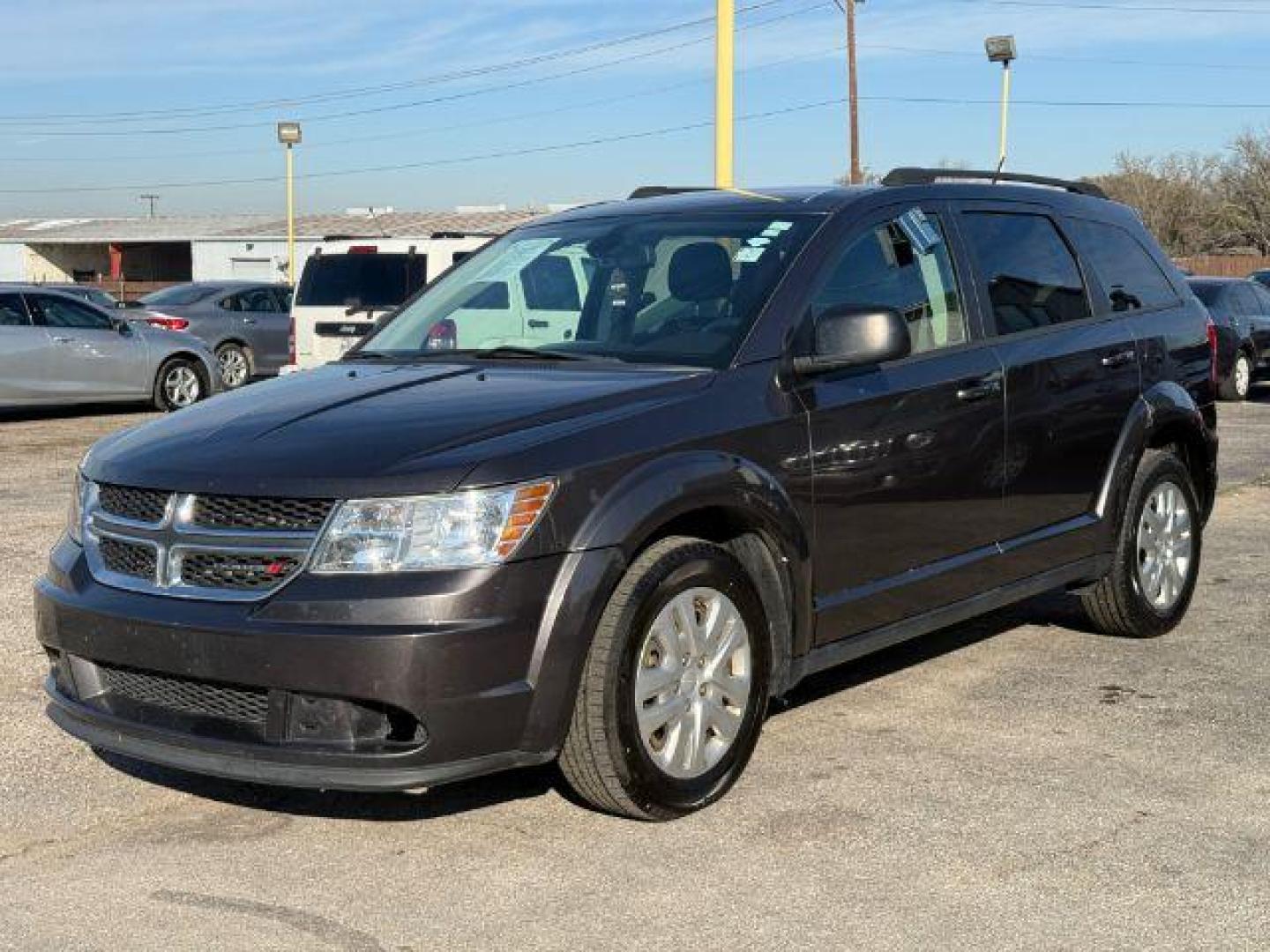 2020 GRAY Dodge Journey SE Value (3C4PDCAB7LT) with an 2.4L L4 DOHC 16V engine, 6-Speed Automatic transmission, located at 2715 W Pioneer Pkwy, Arlington, TX, 76013, (817) 265-9009, 32.710262, -97.153236 - Photo#3