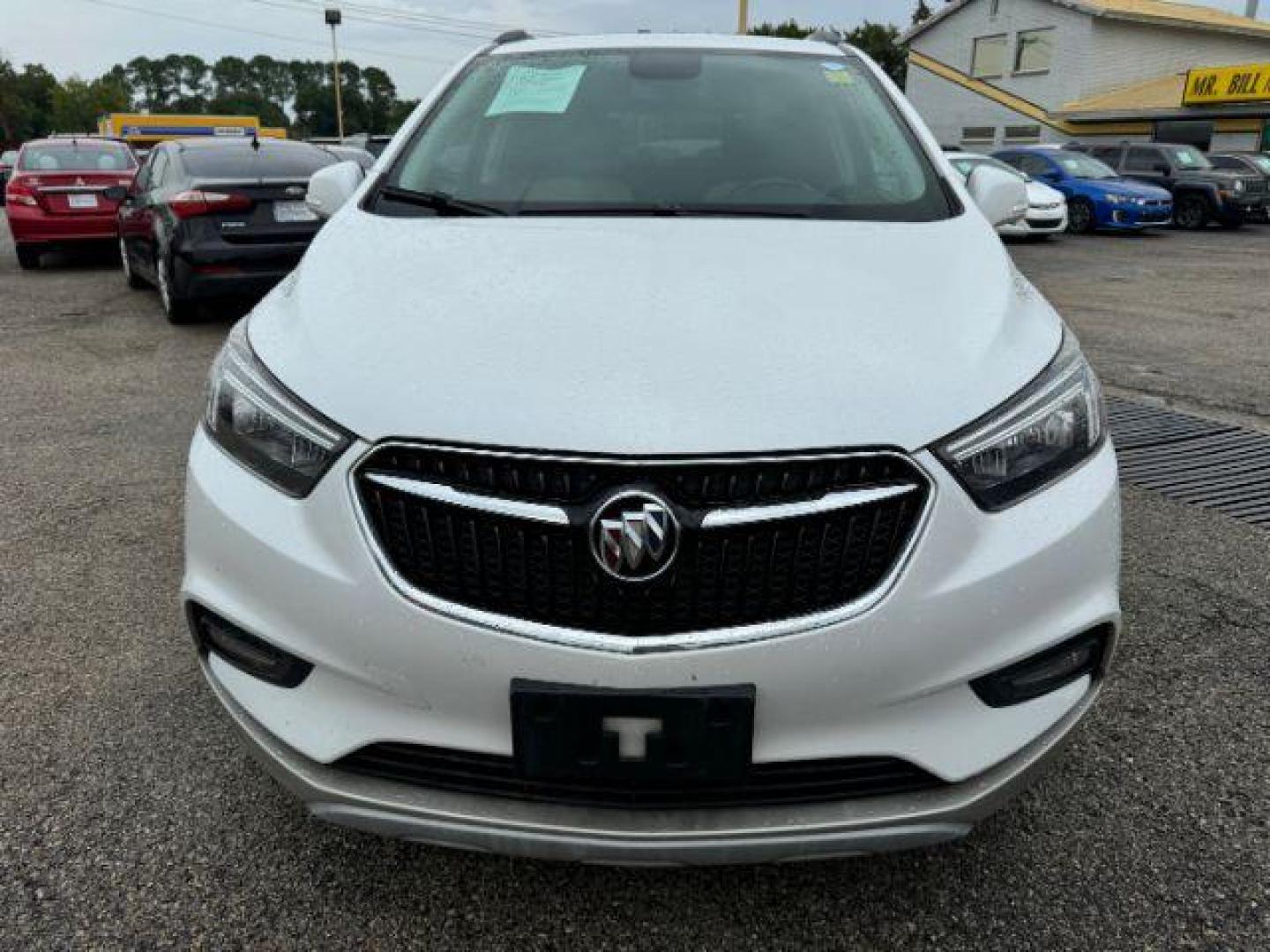 2018 WHITE Buick Encore Preferred II FWD (KL4CJBSM3JB) with an 1.4L L4 DOHC 16V TURBO engine, 6-Speed Automatic transmission, located at 2715 W Pioneer Pkwy, Arlington, TX, 76013, (817) 265-9009, 32.710262, -97.153236 - Photo#4