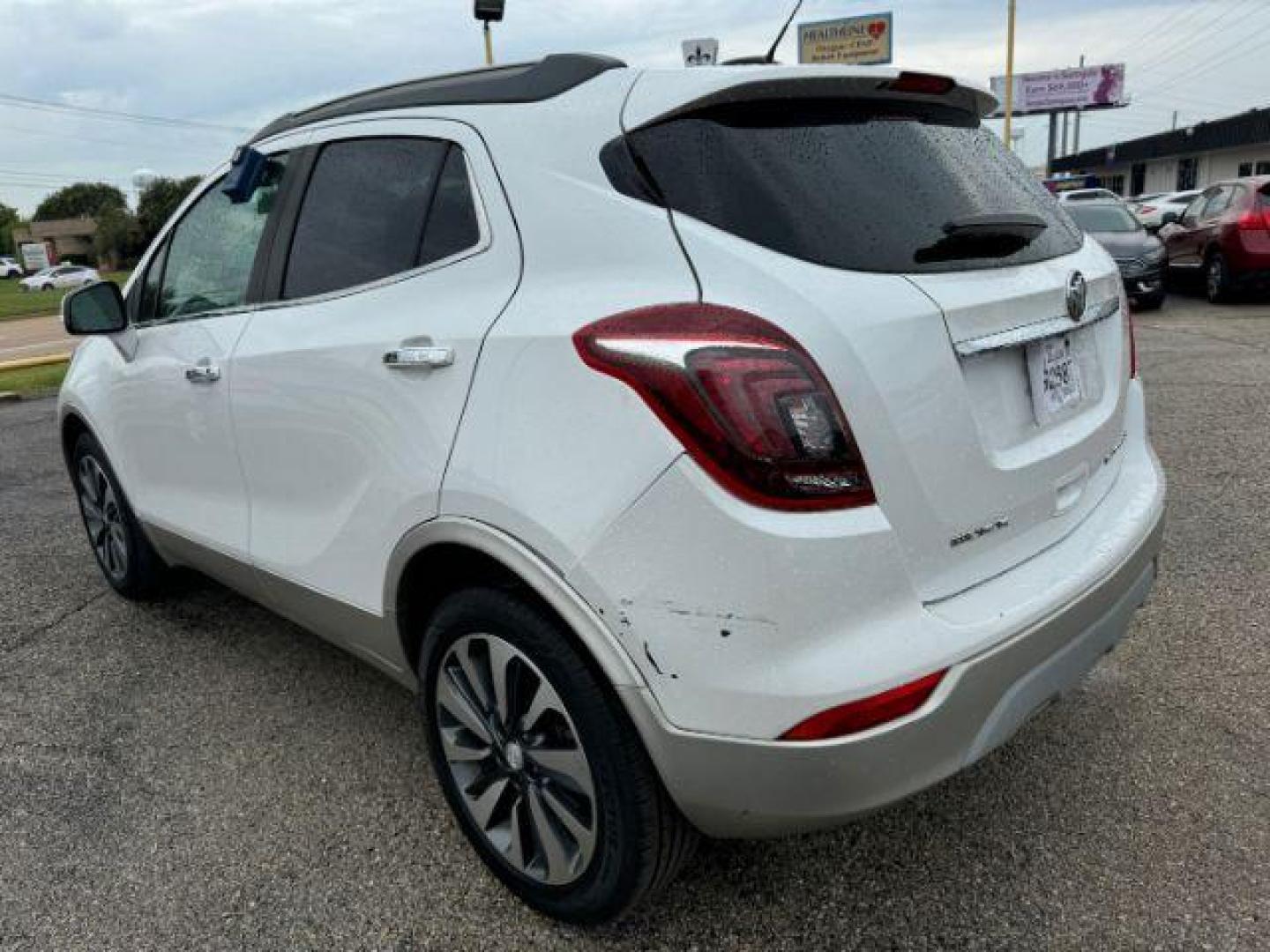 2018 WHITE Buick Encore Preferred II FWD (KL4CJBSM3JB) with an 1.4L L4 DOHC 16V TURBO engine, 6-Speed Automatic transmission, located at 2715 W Pioneer Pkwy, Arlington, TX, 76013, (817) 265-9009, 32.710262, -97.153236 - Photo#8