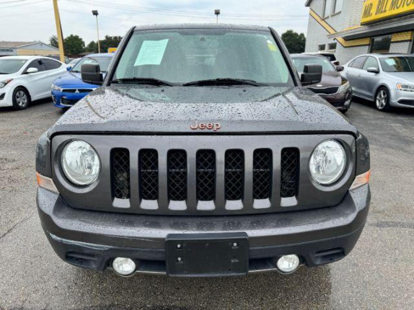 2017 GRAY Jeep Patriot Sport 2WD (1C4NJPBB7HD) with an 2.4L L4 DOHC 16V engine, located at 2715 W Pioneer Pkwy, Arlington, TX, 76013, (817) 265-9009, 32.710262, -97.153236 - Photo#4