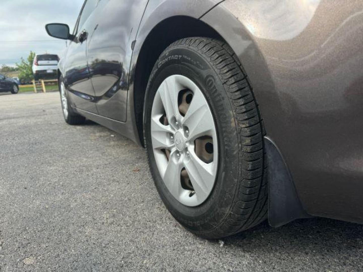 2017 BROWN Kia Forte LX 6A (3KPFK4A76HE) with an 2.0L L4 DOHC 16V engine, 6-Speed Automatic transmission, located at 2715 W Pioneer Pkwy, Arlington, TX, 76013, (817) 265-9009, 32.710262, -97.153236 - Photo#9