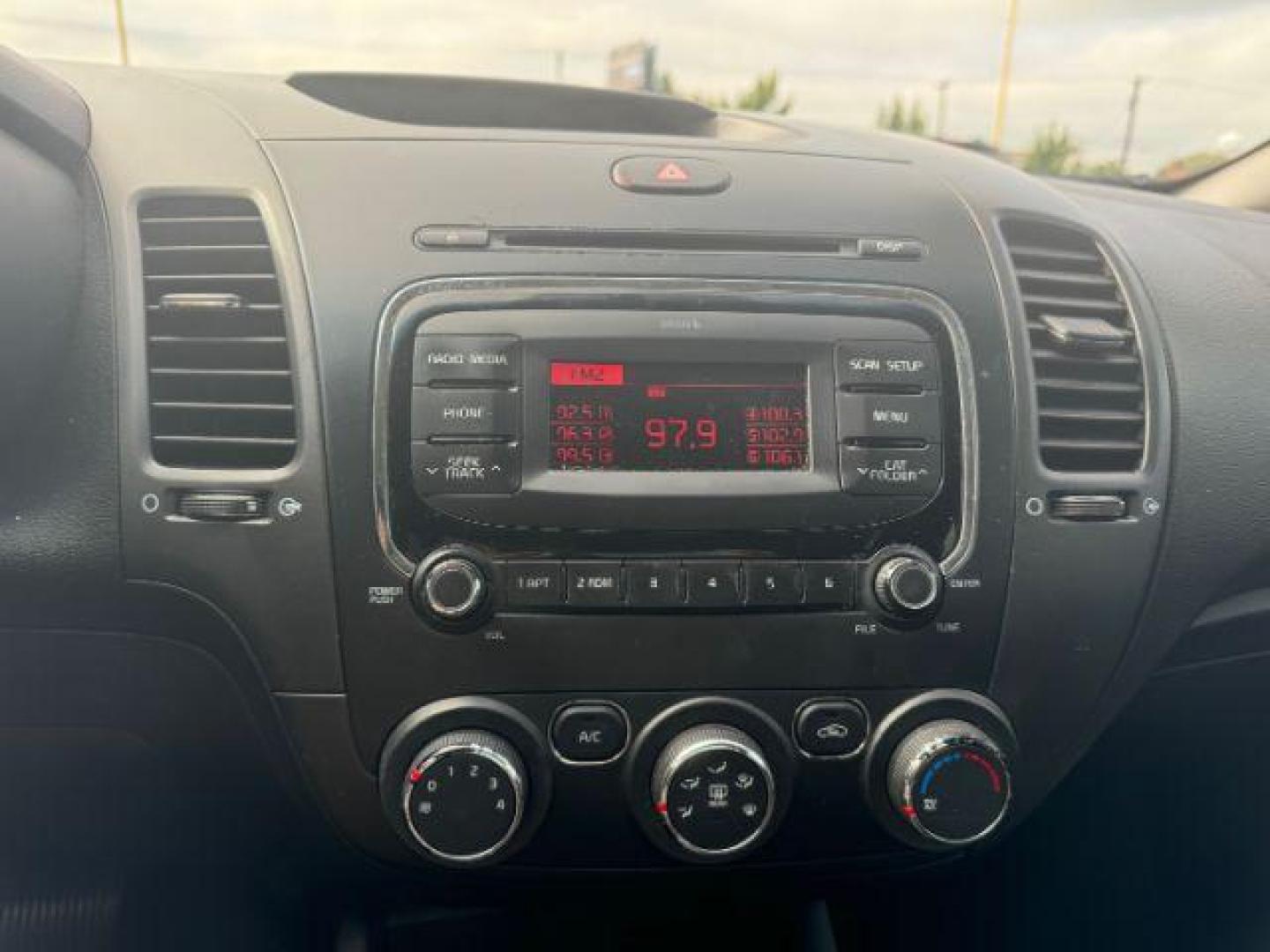 2017 BROWN Kia Forte LX 6A (3KPFK4A76HE) with an 2.0L L4 DOHC 16V engine, 6-Speed Automatic transmission, located at 2715 W Pioneer Pkwy, Arlington, TX, 76013, (817) 265-9009, 32.710262, -97.153236 - Photo#17