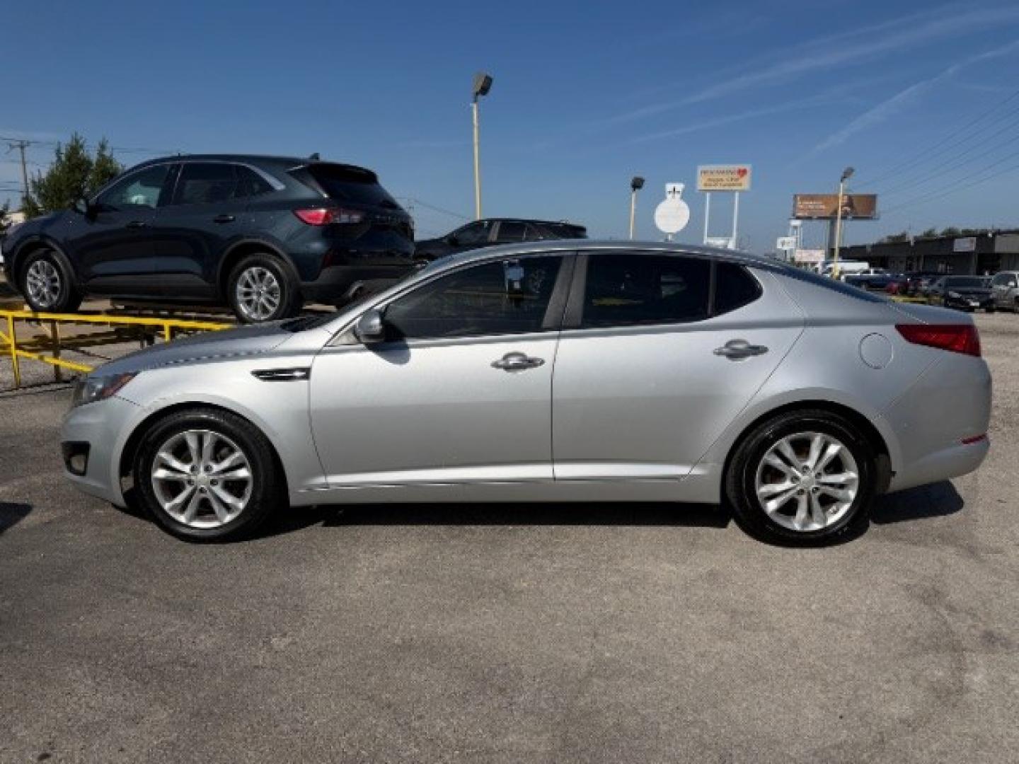 2013 SILVER Kia Optima EX (5XXGN4A76DG) with an 2.4L L4 DOHC 16V engine, 6-Speed Automatic transmission, located at 2715 W Pioneer Pkwy, Arlington, TX, 76013, (817) 265-9009, 32.710262, -97.153236- Photo#2