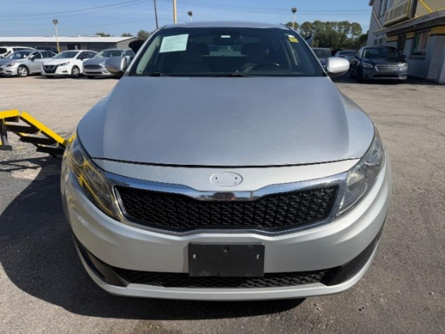 2013 SILVER Kia Optima EX (5XXGN4A76DG) with an 2.4L L4 DOHC 16V engine, 6-Speed Automatic transmission, located at 2715 W Pioneer Pkwy, Arlington, TX, 76013, (817) 265-9009, 32.710262, -97.153236- Photo#5