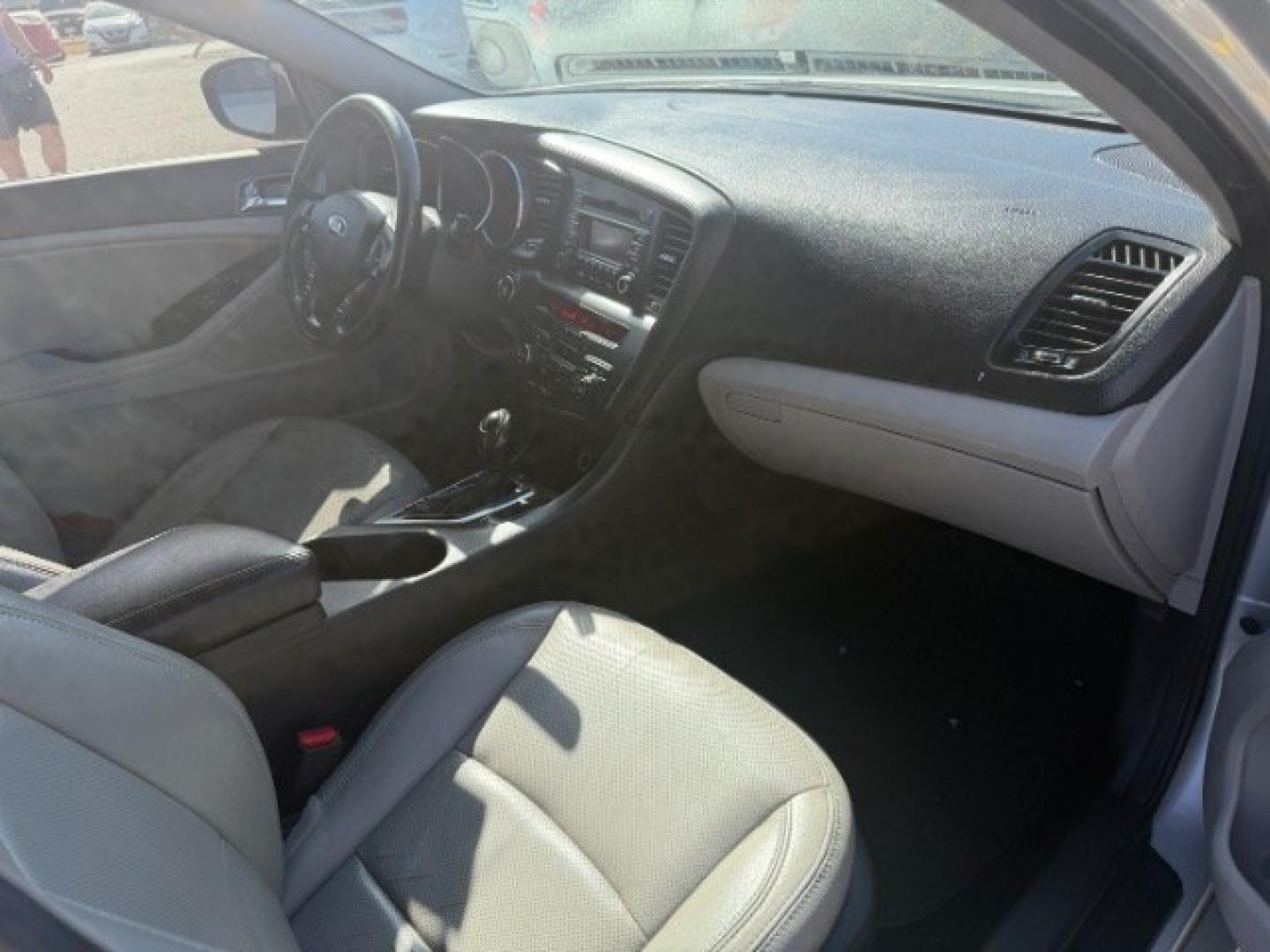 2013 SILVER Kia Optima EX (5XXGN4A76DG) with an 2.4L L4 DOHC 16V engine, 6-Speed Automatic transmission, located at 2715 W Pioneer Pkwy, Arlington, TX, 76013, (817) 265-9009, 32.710262, -97.153236- Photo#14