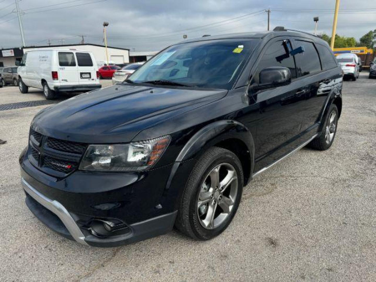 2016 Dodge Journey Crossroad Plus FWD (3C4PDCGB0GT) with an 2.4L L4 DOHC 16V engine, 4-Speed Automatic transmission, located at 2715 W Pioneer Pkwy, Arlington, TX, 76013, (817) 265-9009, 32.710262, -97.153236 - Photo#3