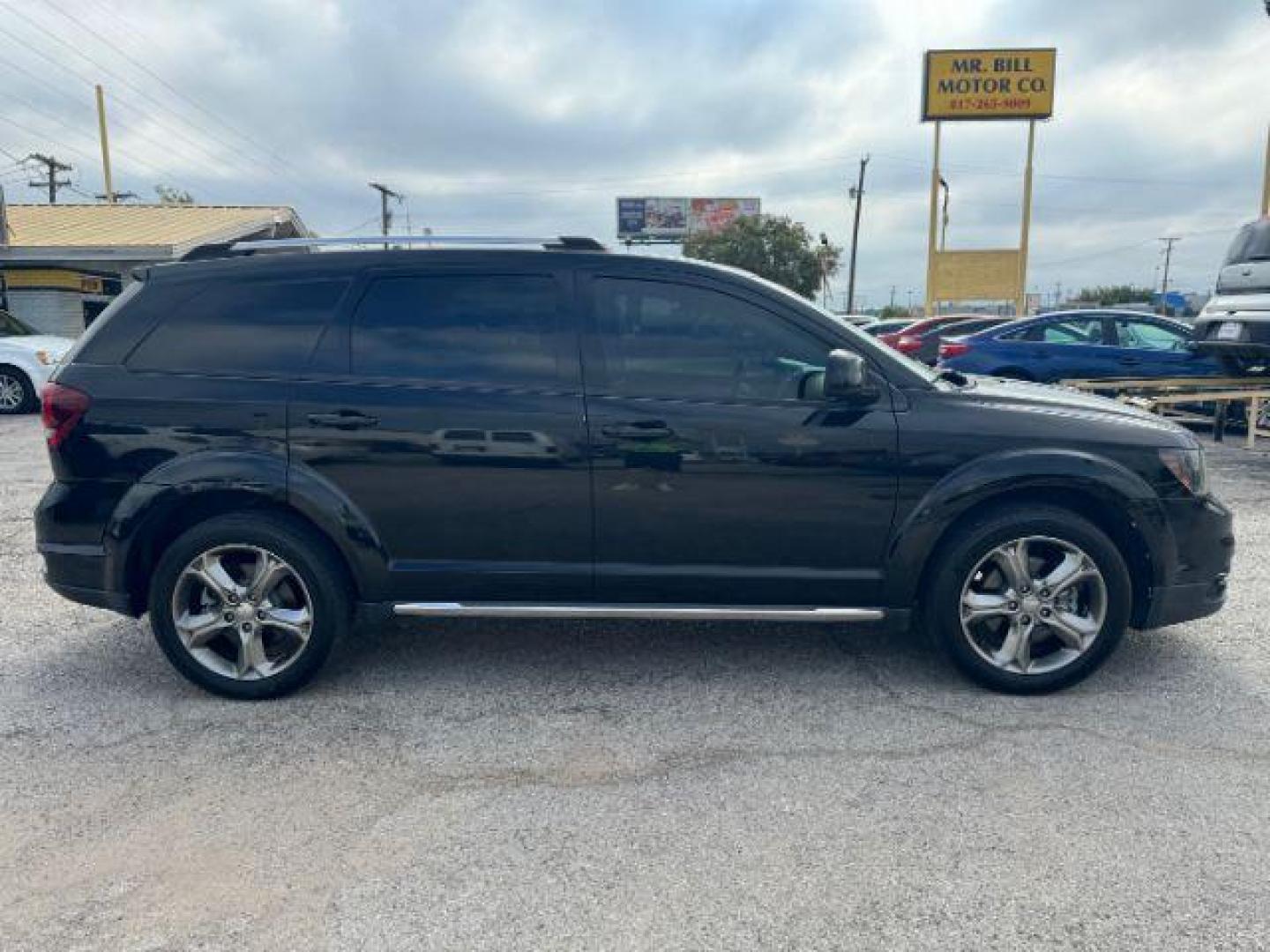 2016 Dodge Journey Crossroad Plus FWD (3C4PDCGB0GT) with an 2.4L L4 DOHC 16V engine, 4-Speed Automatic transmission, located at 2715 W Pioneer Pkwy, Arlington, TX, 76013, (817) 265-9009, 32.710262, -97.153236 - Photo#6