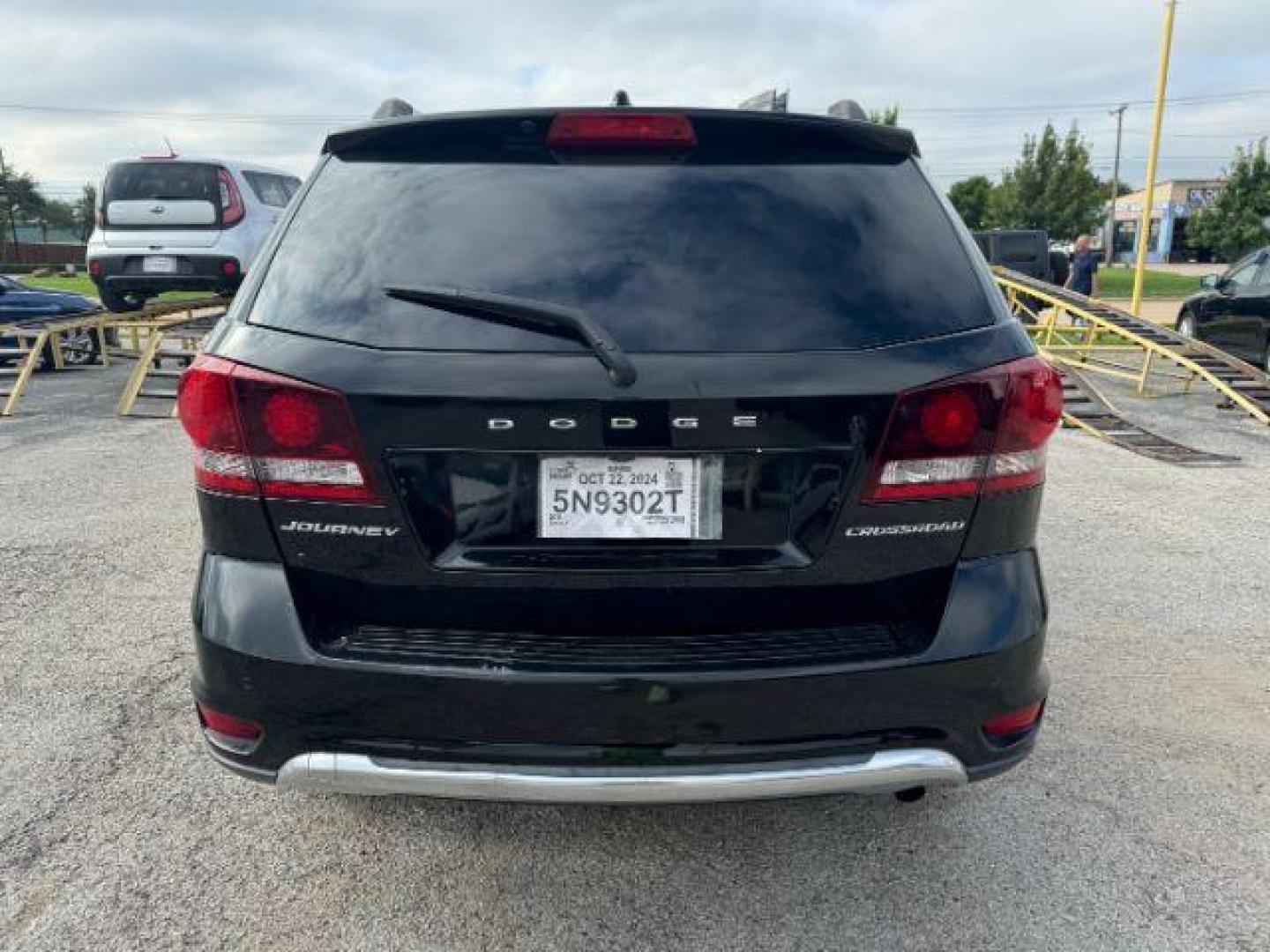 2016 Dodge Journey Crossroad Plus FWD (3C4PDCGB0GT) with an 2.4L L4 DOHC 16V engine, 4-Speed Automatic transmission, located at 2715 W Pioneer Pkwy, Arlington, TX, 76013, (817) 265-9009, 32.710262, -97.153236 - Photo#8