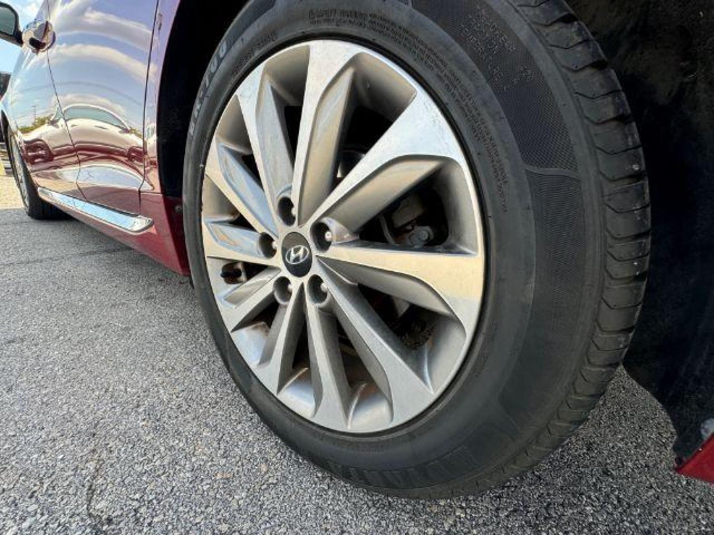 2015 RED Hyundai Sonata Sport (5NPE34AF6FH) with an 2.4L L4 DOHC 16V engine, 6-Speed Automatic transmission, located at 2715 W Pioneer Pkwy, Arlington, TX, 76013, (817) 265-9009, 32.710262, -97.153236 - Photo#10