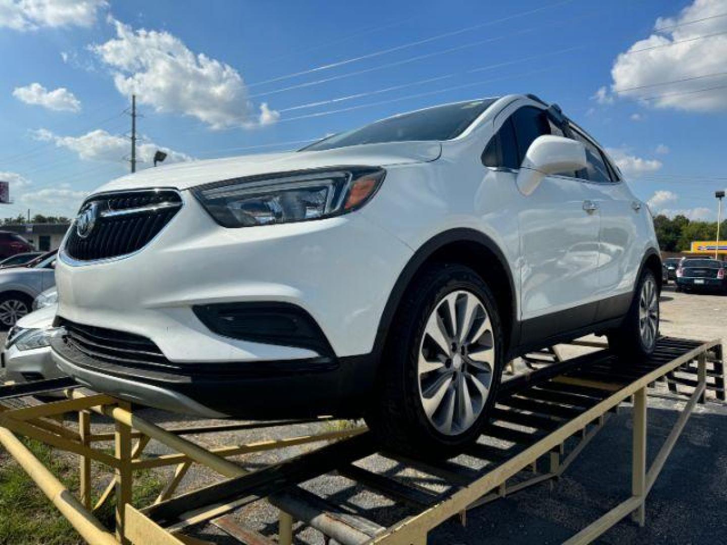 2020 WHITE Buick Encore Preferred FWD (KL4CJASB2LB) with an 1.4L L4 DOHC 16V TURBO engine, 6-Speed Automatic transmission, located at 2715 W Pioneer Pkwy, Arlington, TX, 76013, (817) 265-9009, 32.710262, -97.153236 - Photo#3