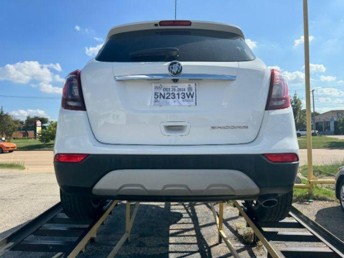 2020 WHITE Buick Encore Preferred FWD (KL4CJASB2LB) with an 1.4L L4 DOHC 16V TURBO engine, 6-Speed Automatic transmission, located at 2715 W Pioneer Pkwy, Arlington, TX, 76013, (817) 265-9009, 32.710262, -97.153236 - Photo#7