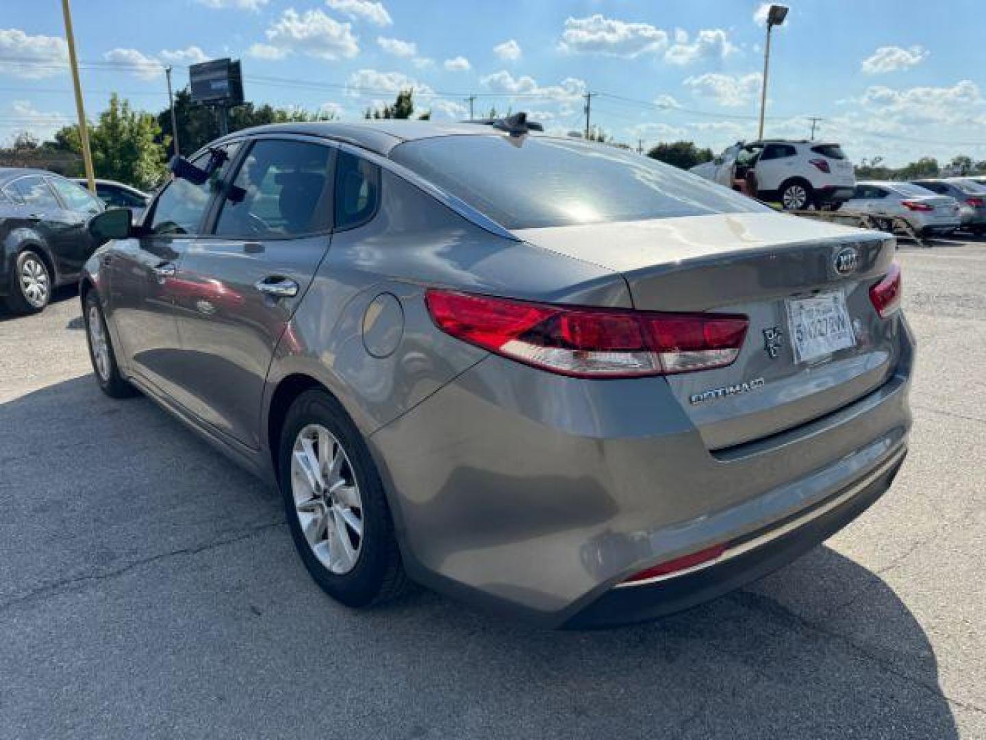 2016 GRAY Kia Optima LX (5XXGT4L37GG) with an 2.4L L4 DOHC 16V engine, 6-Speed Automatic transmission, located at 2715 W Pioneer Pkwy, Arlington, TX, 76013, (817) 265-9009, 32.710262, -97.153236 - Photo#9