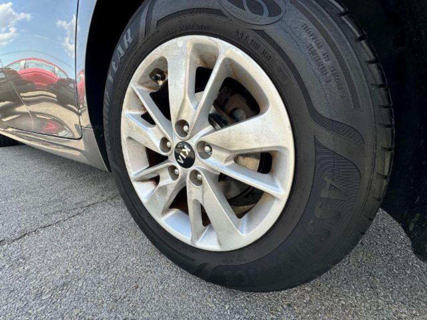 2016 GRAY Kia Optima LX (5XXGT4L37GG) with an 2.4L L4 DOHC 16V engine, 6-Speed Automatic transmission, located at 2715 W Pioneer Pkwy, Arlington, TX, 76013, (817) 265-9009, 32.710262, -97.153236 - Photo#10