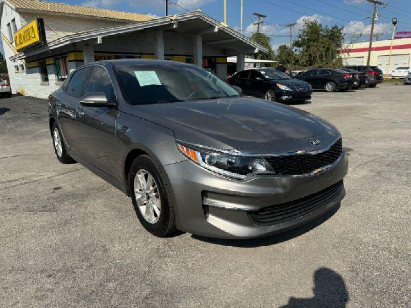 2016 GRAY Kia Optima LX (5XXGT4L37GG) with an 2.4L L4 DOHC 16V engine, 6-Speed Automatic transmission, located at 2715 W Pioneer Pkwy, Arlington, TX, 76013, (817) 265-9009, 32.710262, -97.153236 - Photo#5