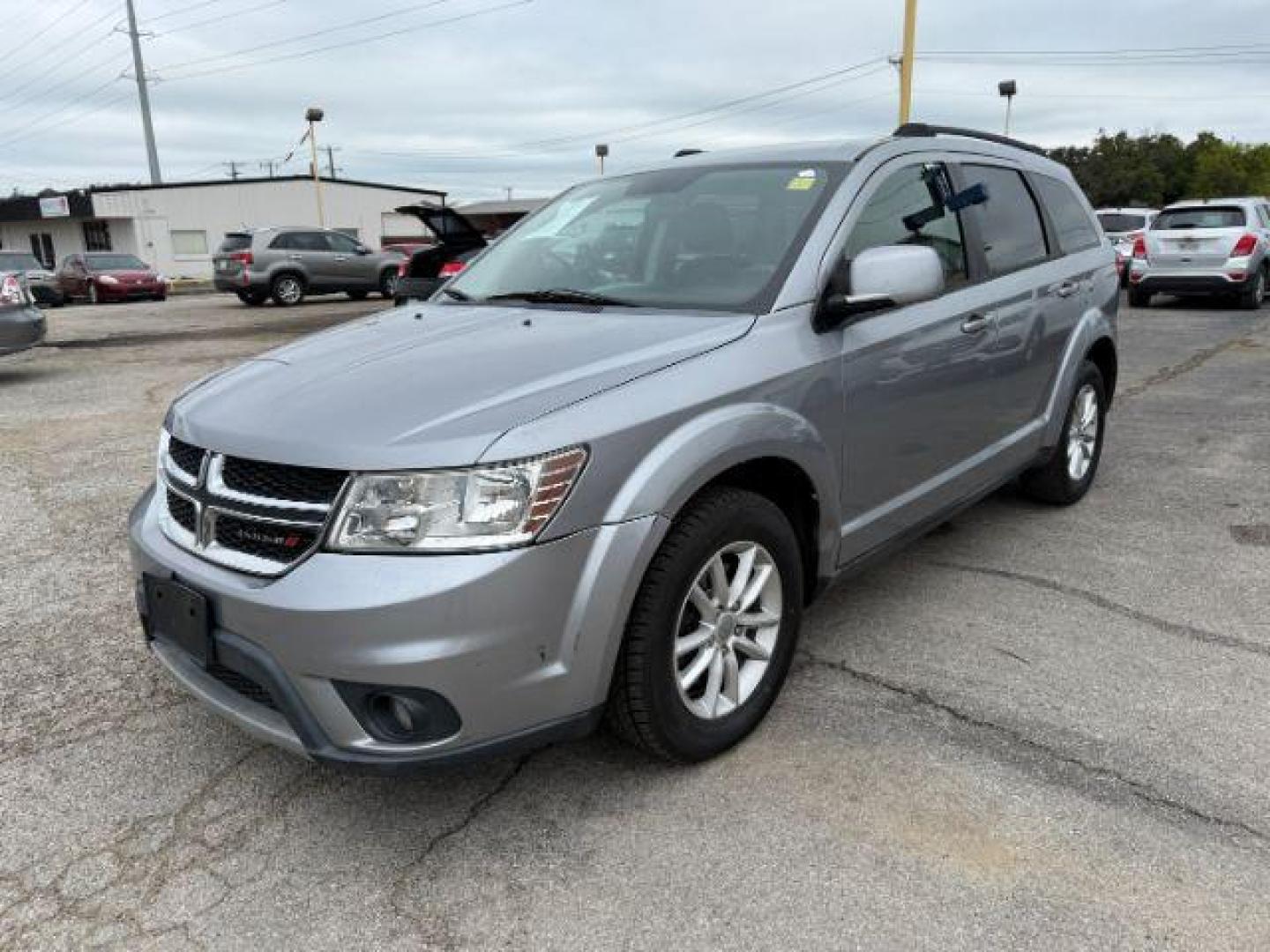 2016 Dodge Journey SXT (3C4PDCBG5GT) with an 3.6L V6 DOHC 24V engine, 6-Speed Automatic transmission, located at 2715 W Pioneer Pkwy, Arlington, TX, 76013, (817) 265-9009, 32.710262, -97.153236 - Photo#3