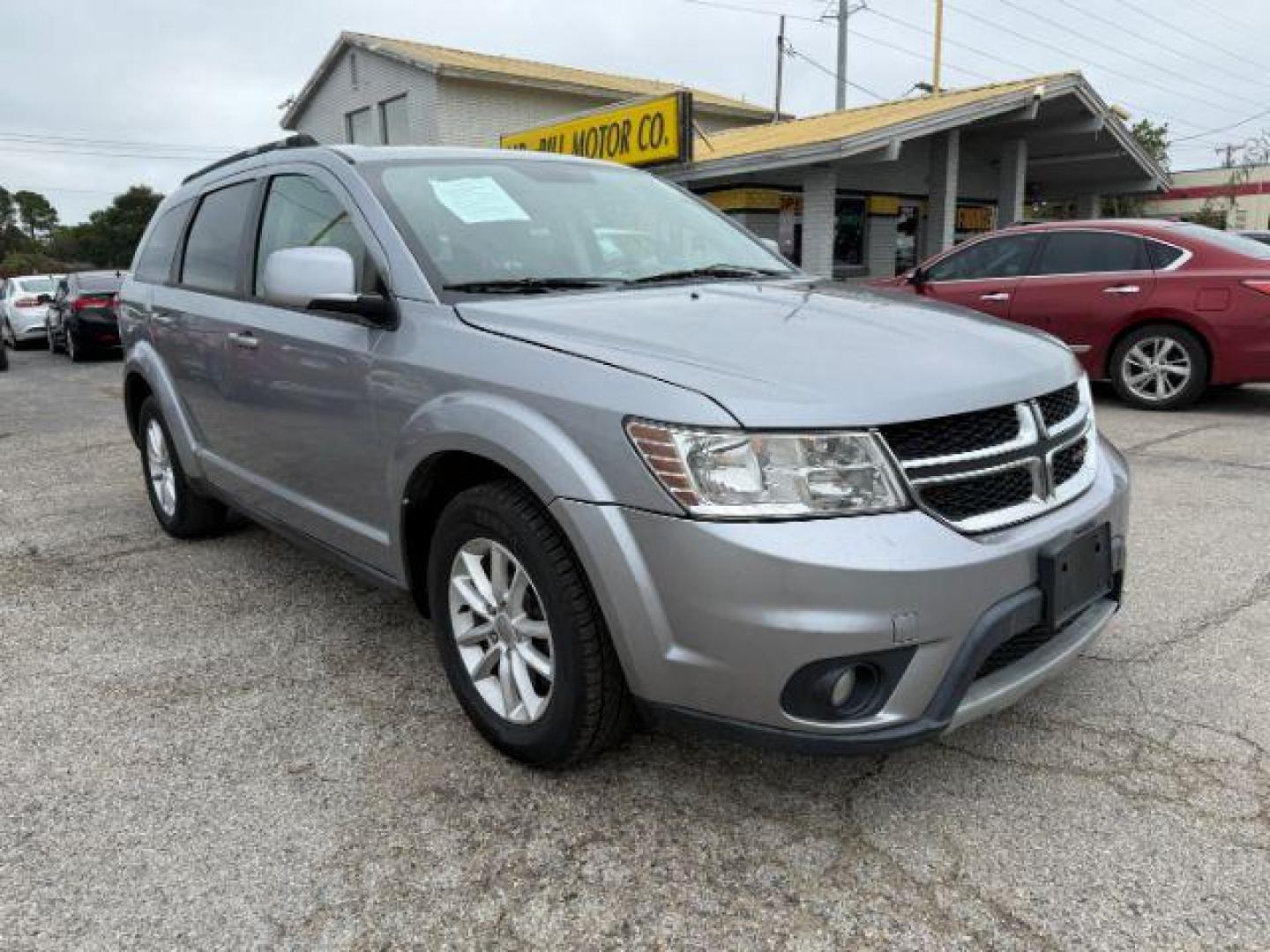 2016 Dodge Journey SXT (3C4PDCBG5GT) with an 3.6L V6 DOHC 24V engine, 6-Speed Automatic transmission, located at 2715 W Pioneer Pkwy, Arlington, TX, 76013, (817) 265-9009, 32.710262, -97.153236 - Photo#5