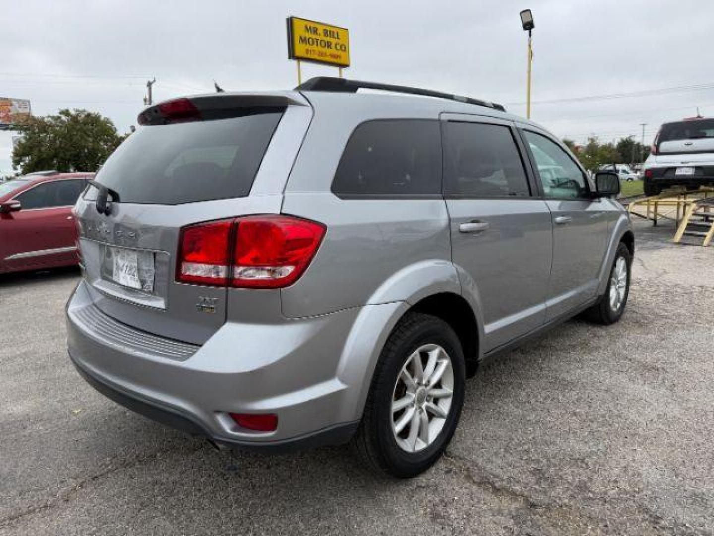 2016 Dodge Journey SXT (3C4PDCBG5GT) with an 3.6L V6 DOHC 24V engine, 6-Speed Automatic transmission, located at 2715 W Pioneer Pkwy, Arlington, TX, 76013, (817) 265-9009, 32.710262, -97.153236 - Photo#7