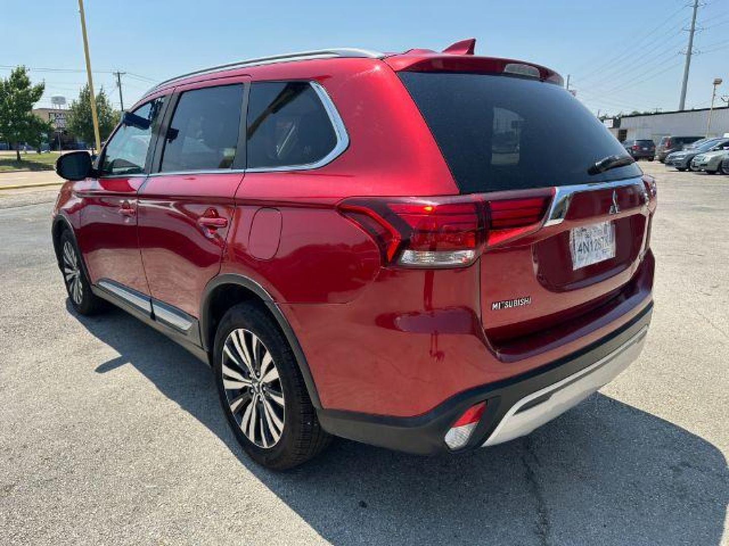 2020 RED Mitsubishi Outlander ES 2WD (JA4AD2A37LZ) with an 2.4L L4 DOHC 16V engine, Continuously Variabl transmission, located at 2715 W Pioneer Pkwy, Arlington, TX, 76013, (817) 265-9009, 32.710262, -97.153236 - Photo#8