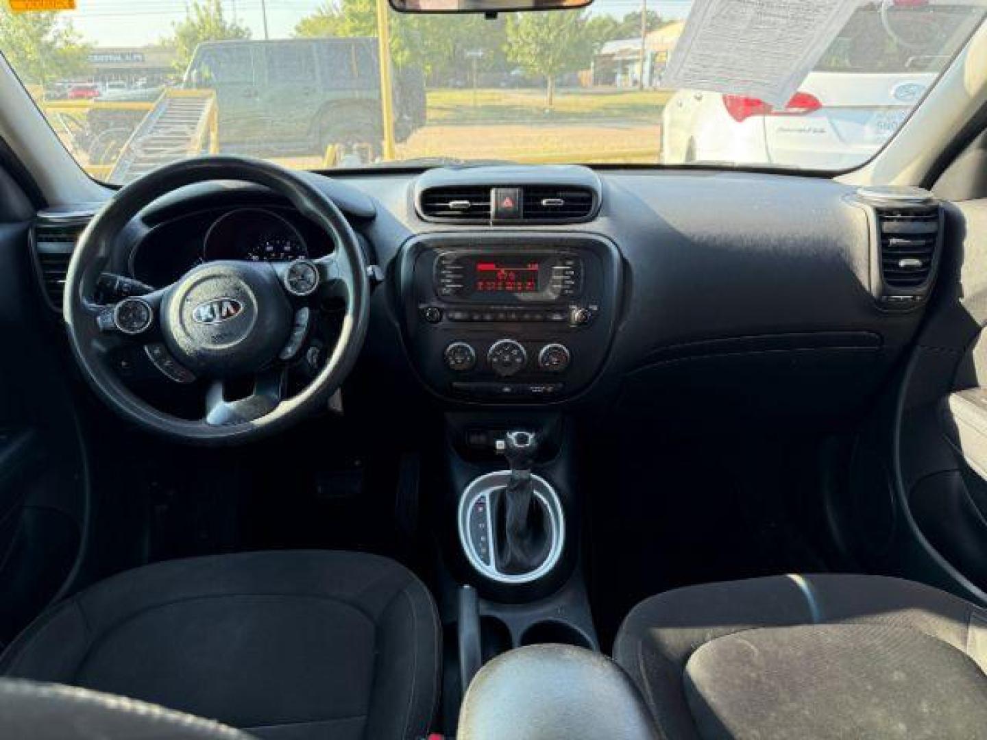 2016 BROWN Kia Soul Base 6A (KNDJN2A29G7) with an 1.6L L4 DOHC 16V engine, 6-Speed Automatic transmission, located at 2715 W Pioneer Pkwy, Arlington, TX, 76013, (817) 265-9009, 32.710262, -97.153236 - Photo#12