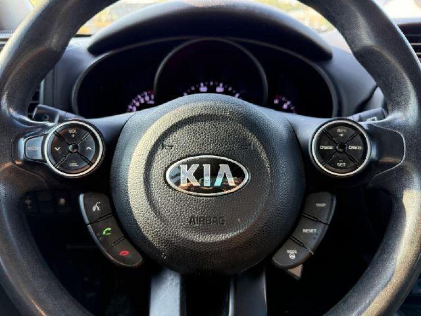 2016 BROWN Kia Soul Base 6A (KNDJN2A29G7) with an 1.6L L4 DOHC 16V engine, 6-Speed Automatic transmission, located at 2715 W Pioneer Pkwy, Arlington, TX, 76013, (817) 265-9009, 32.710262, -97.153236 - Photo#18