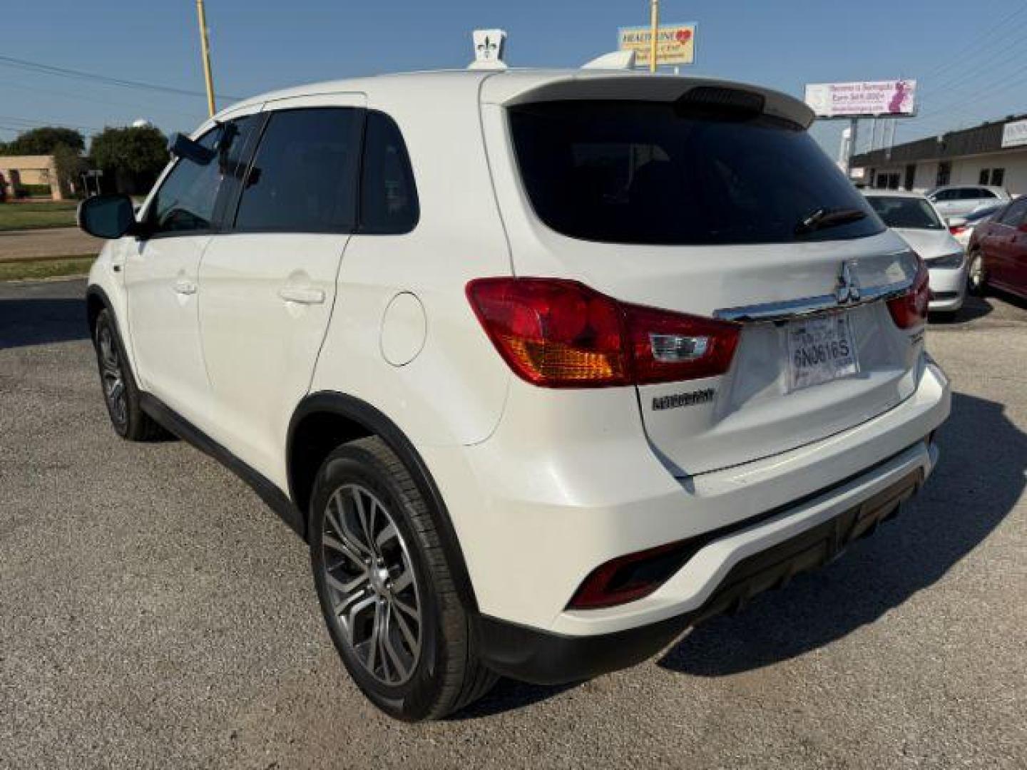 2018 WHITE Mitsubishi Outlander Sport 2.0 ES CVT (JA4AP3AU1JU) with an 2.0L L4 DOHC 16V engine, Continuously Variable Transmission transmission, located at 2715 W Pioneer Pkwy, Arlington, TX, 76013, (817) 265-9009, 32.710262, -97.153236 - Photo#9