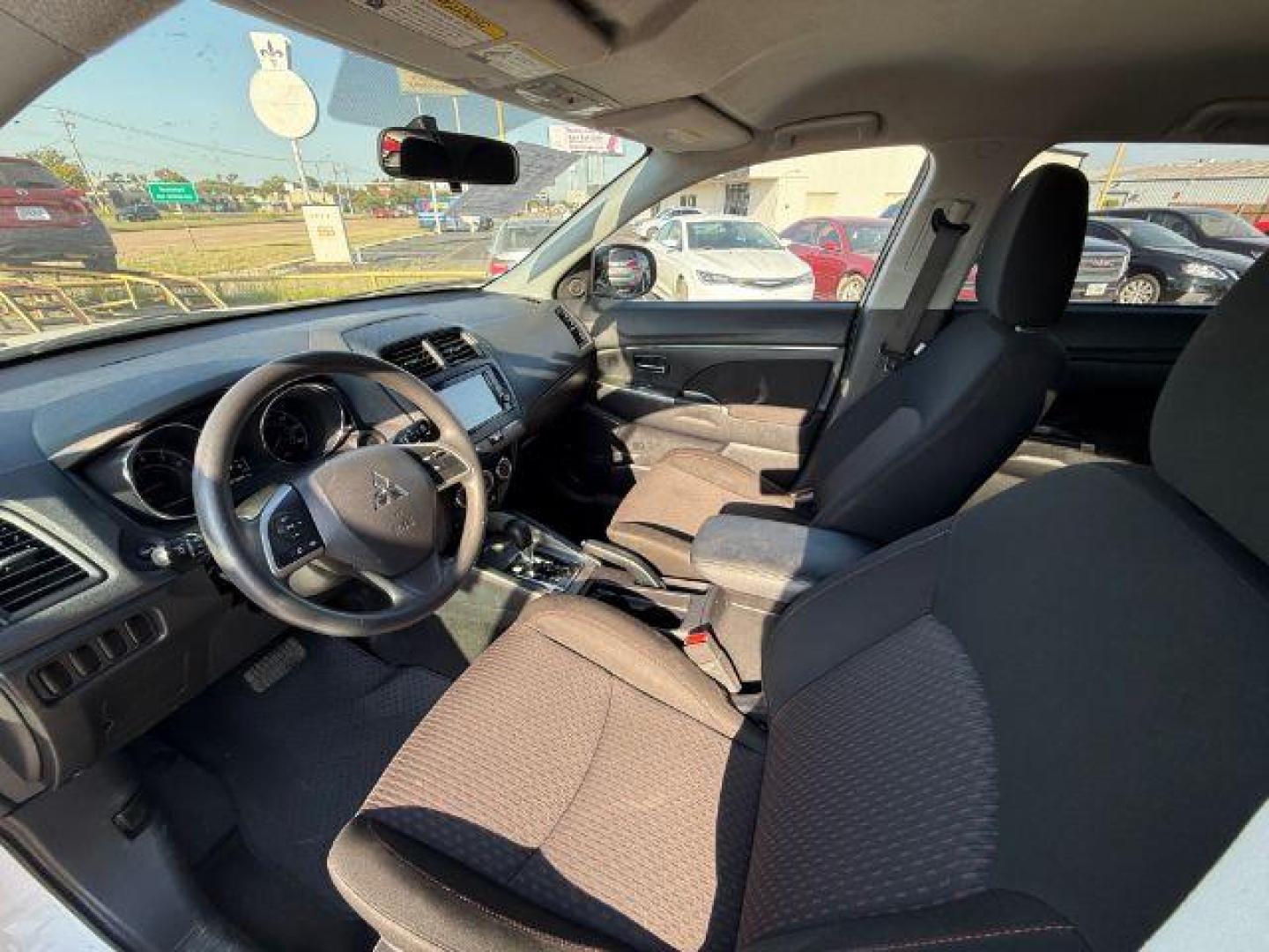 2018 WHITE Mitsubishi Outlander Sport 2.0 ES CVT (JA4AP3AU1JU) with an 2.0L L4 DOHC 16V engine, Continuously Variable Transmission transmission, located at 2715 W Pioneer Pkwy, Arlington, TX, 76013, (817) 265-9009, 32.710262, -97.153236 - Photo#14