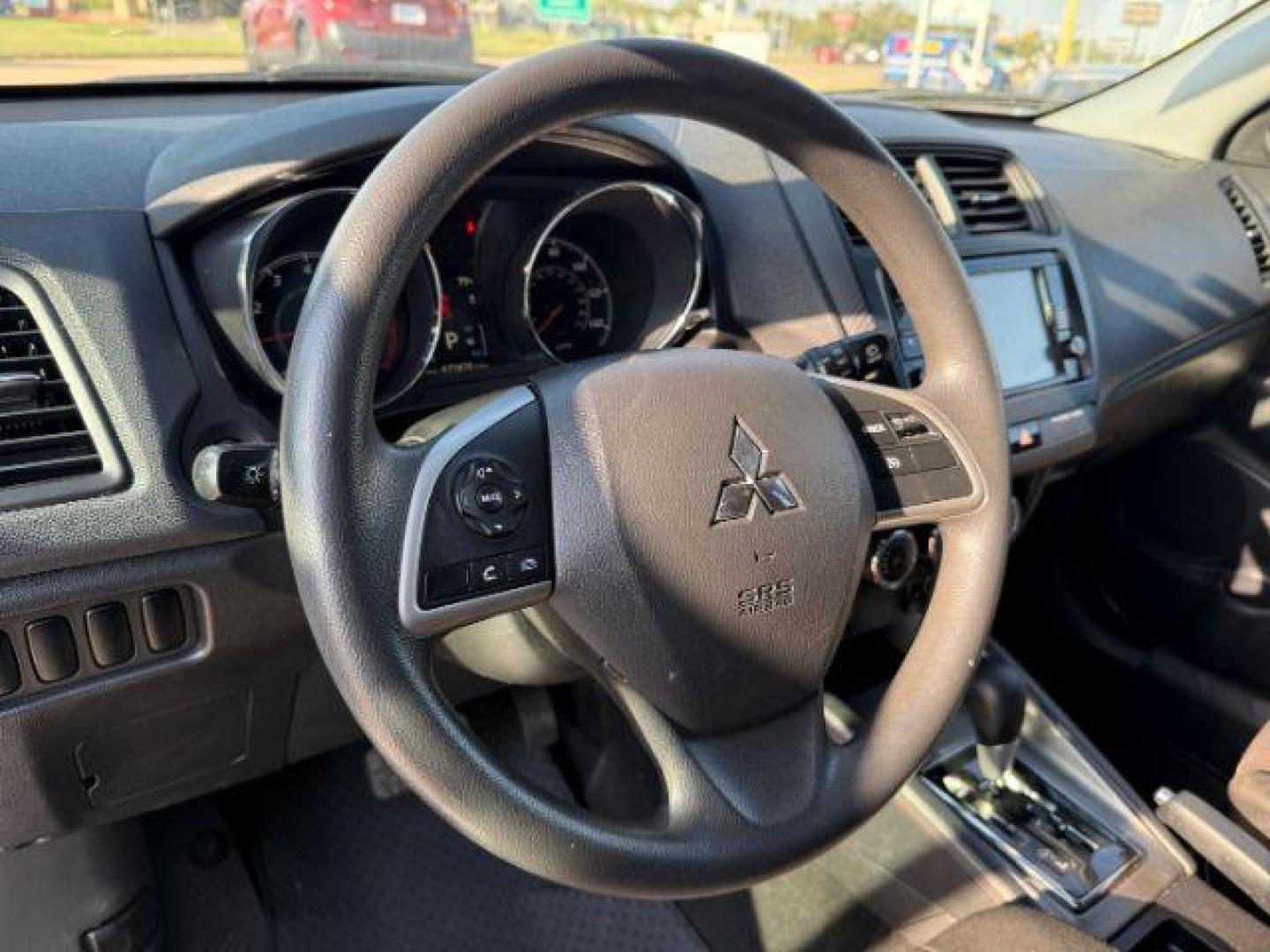 2018 WHITE Mitsubishi Outlander Sport 2.0 ES CVT (JA4AP3AU1JU) with an 2.0L L4 DOHC 16V engine, Continuously Variable Transmission transmission, located at 2715 W Pioneer Pkwy, Arlington, TX, 76013, (817) 265-9009, 32.710262, -97.153236 - Photo#15