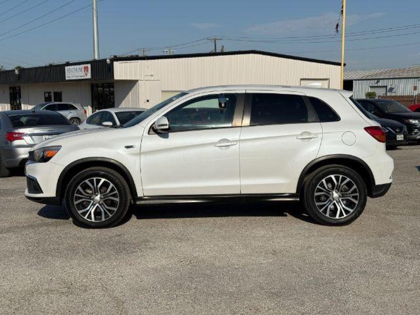 2018 WHITE Mitsubishi Outlander Sport 2.0 ES CVT (JA4AP3AU1JU) with an 2.0L L4 DOHC 16V engine, Continuously Variable Transmission transmission, located at 2715 W Pioneer Pkwy, Arlington, TX, 76013, (817) 265-9009, 32.710262, -97.153236 - Photo#2