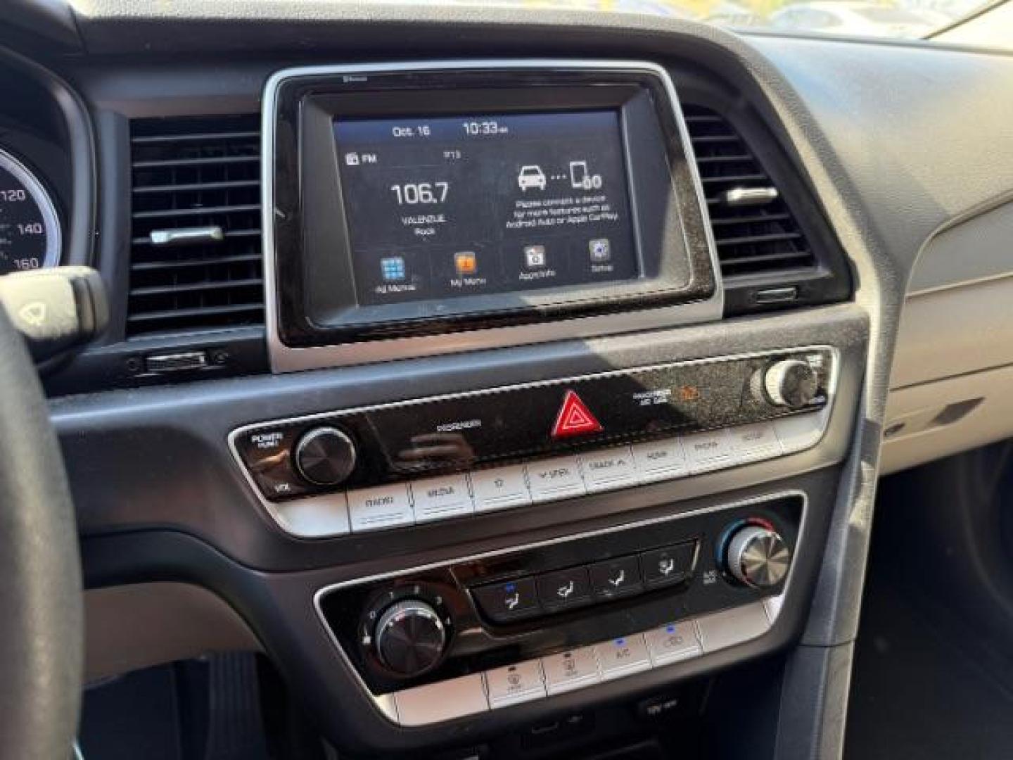 2018 SILVER Hyundai Sonata SE (5NPE24AF8JH) with an 2.4L L4 DOHC 16V engine, 7-Speed Automatic transmission, located at 2715 W Pioneer Pkwy, Arlington, TX, 76013, (817) 265-9009, 32.710262, -97.153236 - Photo#16