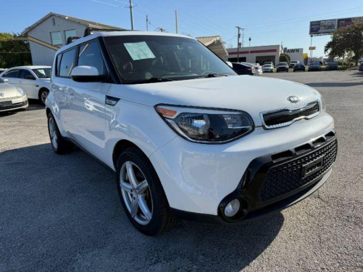 2016 WHITE Kia Soul + (KNDJP3A55G7) with an 2.0L L4 DOHC 16V engine, 6-Speed Automatic transmission, located at 2715 W Pioneer Pkwy, Arlington, TX, 76013, (817) 265-9009, 32.710262, -97.153236 - Photo#5