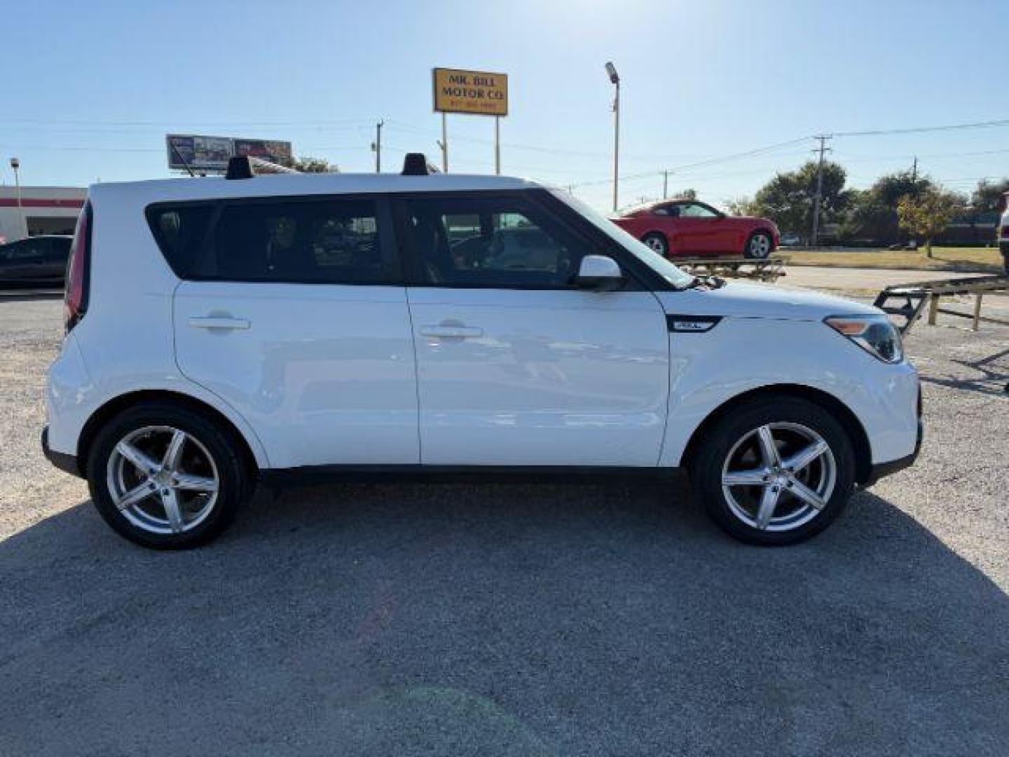 2016 WHITE Kia Soul + (KNDJP3A55G7) with an 2.0L L4 DOHC 16V engine, 6-Speed Automatic transmission, located at 2715 W Pioneer Pkwy, Arlington, TX, 76013, (817) 265-9009, 32.710262, -97.153236 - Photo#6