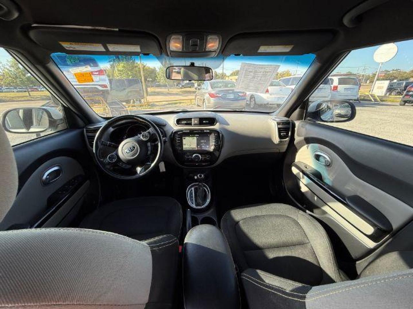 2016 WHITE Kia Soul + (KNDJP3A55G7) with an 2.0L L4 DOHC 16V engine, 6-Speed Automatic transmission, located at 2715 W Pioneer Pkwy, Arlington, TX, 76013, (817) 265-9009, 32.710262, -97.153236 - Photo#13