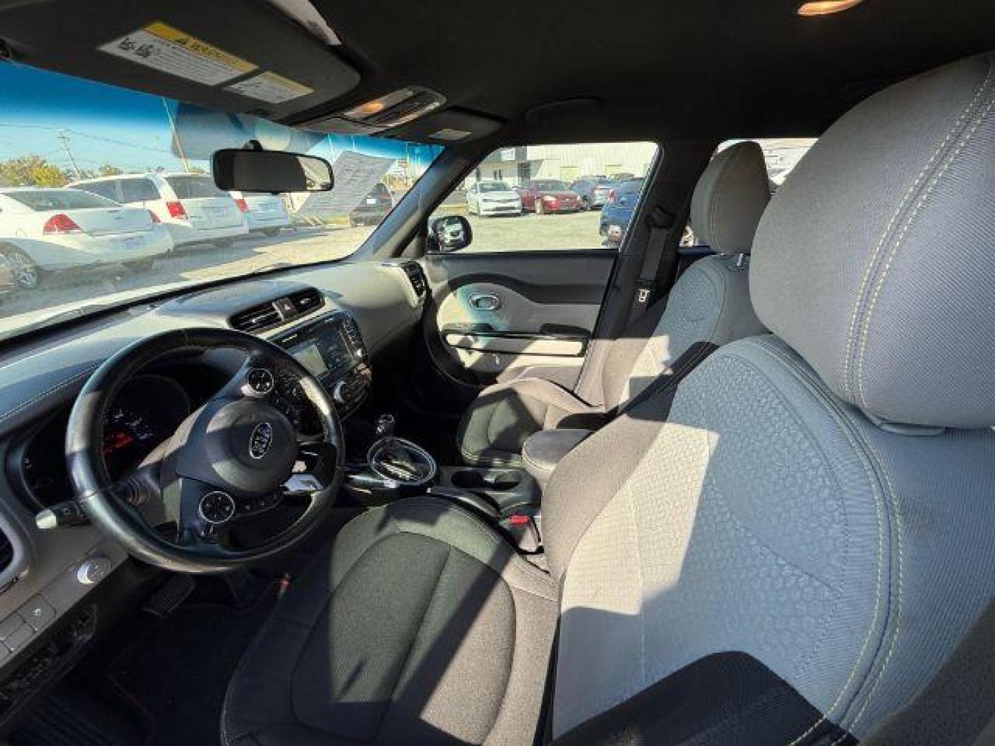 2016 WHITE Kia Soul + (KNDJP3A55G7) with an 2.0L L4 DOHC 16V engine, 6-Speed Automatic transmission, located at 2715 W Pioneer Pkwy, Arlington, TX, 76013, (817) 265-9009, 32.710262, -97.153236 - Photo#14